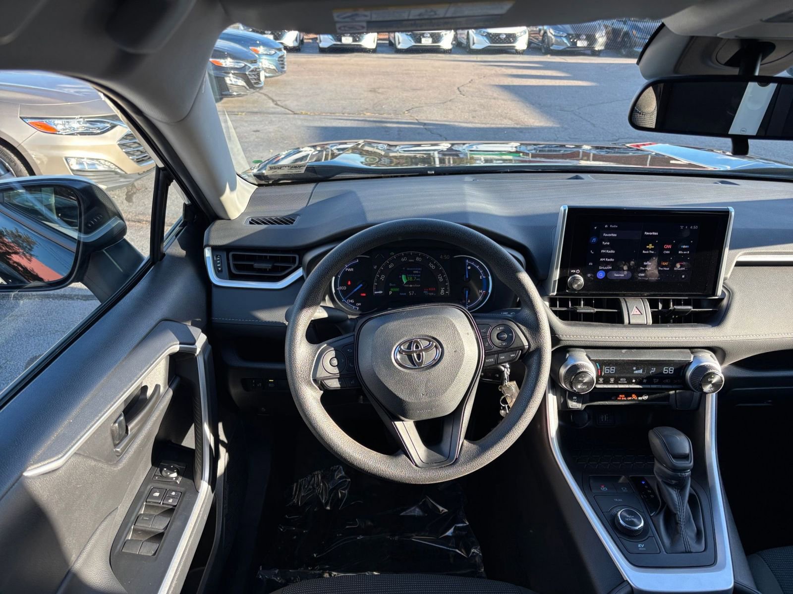 Thumbnail: 2025 Toyota RAV4 - 33