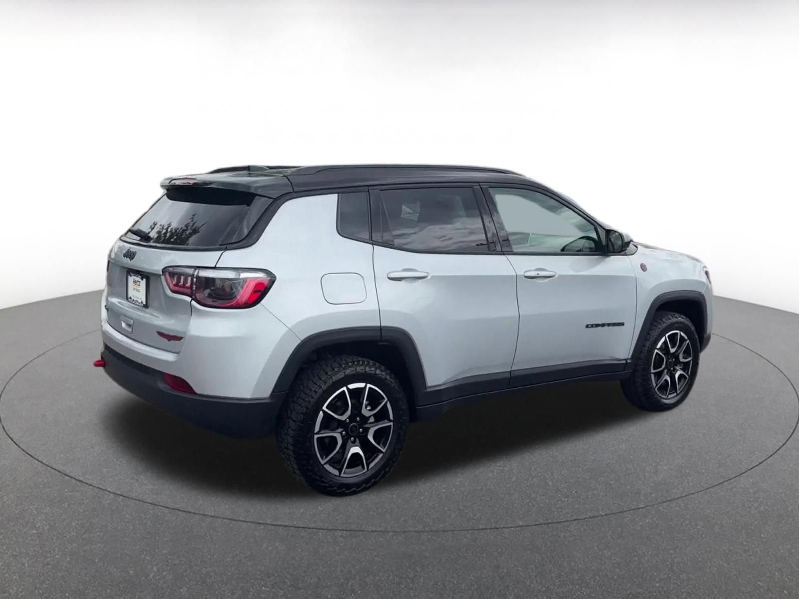 Thumbnail: 2025 Jeep Compass - 15