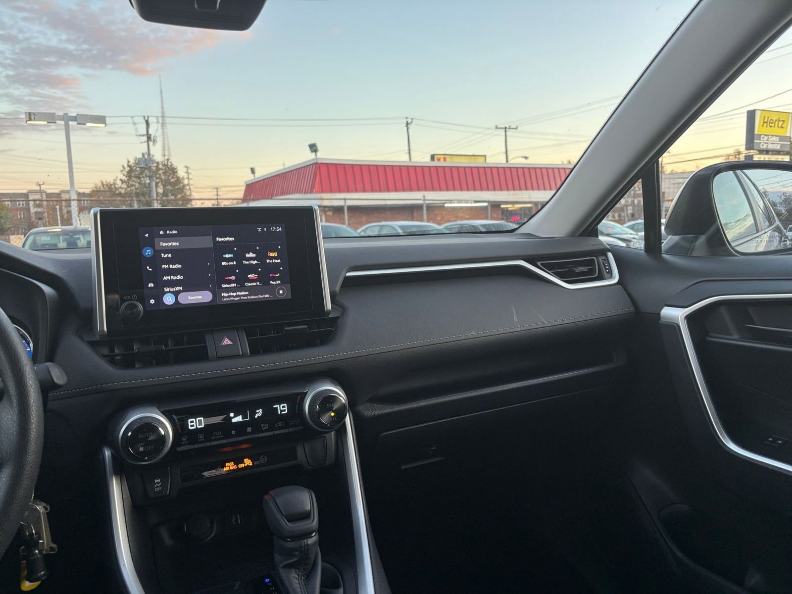 Thumbnail: 2025 Toyota RAV4 - 34