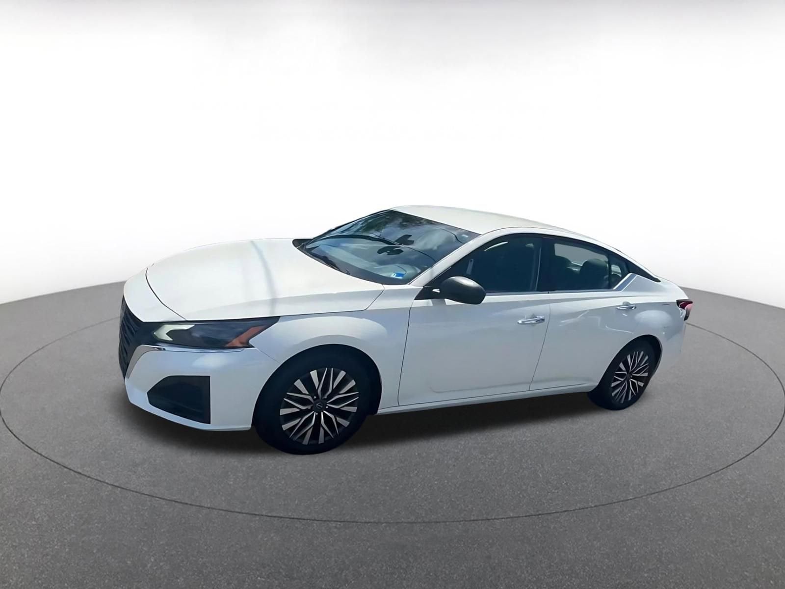 Thumbnail: 2025 Nissan Altima - 8