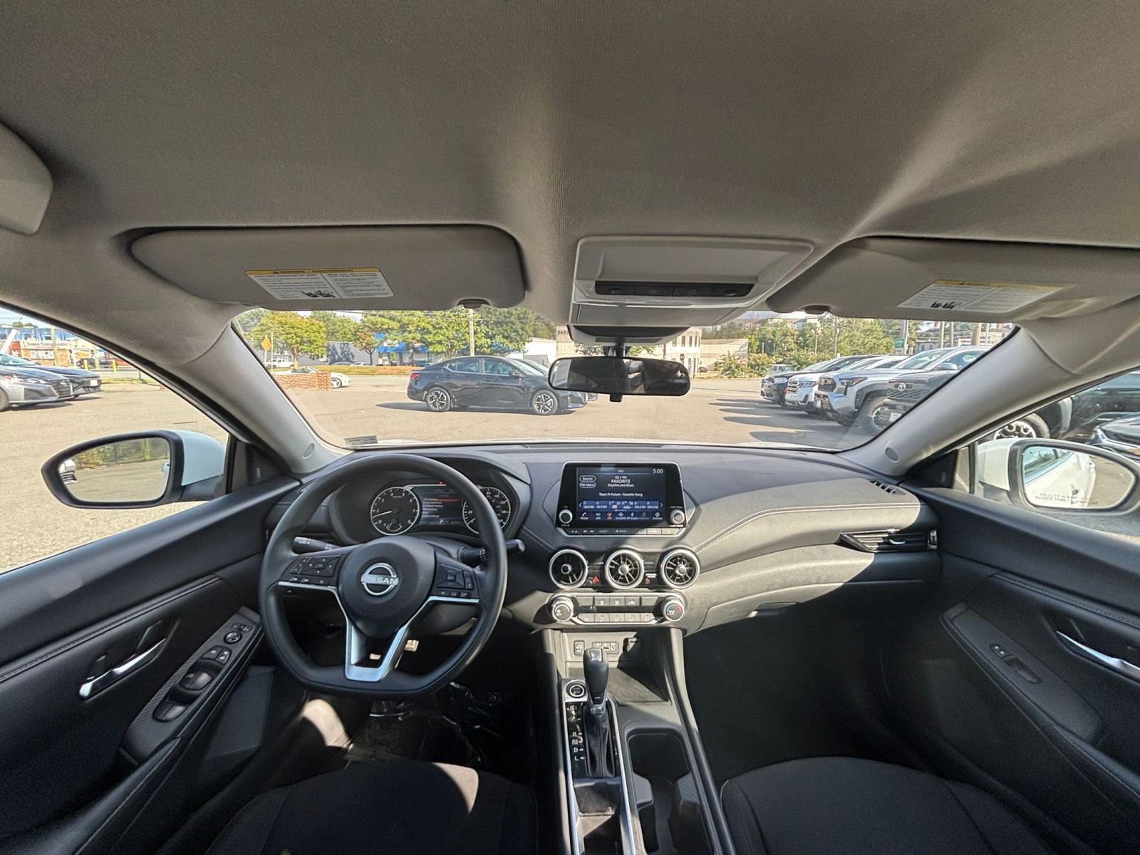 Thumbnail: 2024 Nissan Sentra - 31