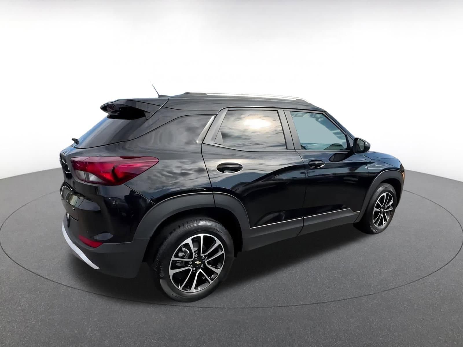 Thumbnail: 2025 Chevrolet TrailBlazer - 14