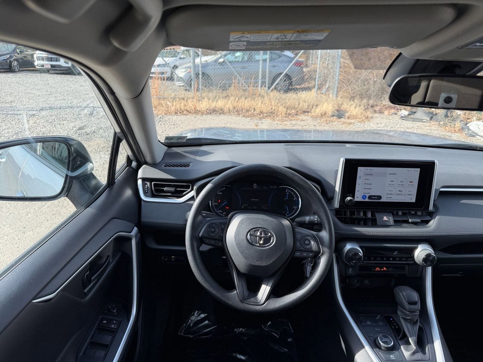 Thumbnail: 2025 Toyota RAV4 - 33