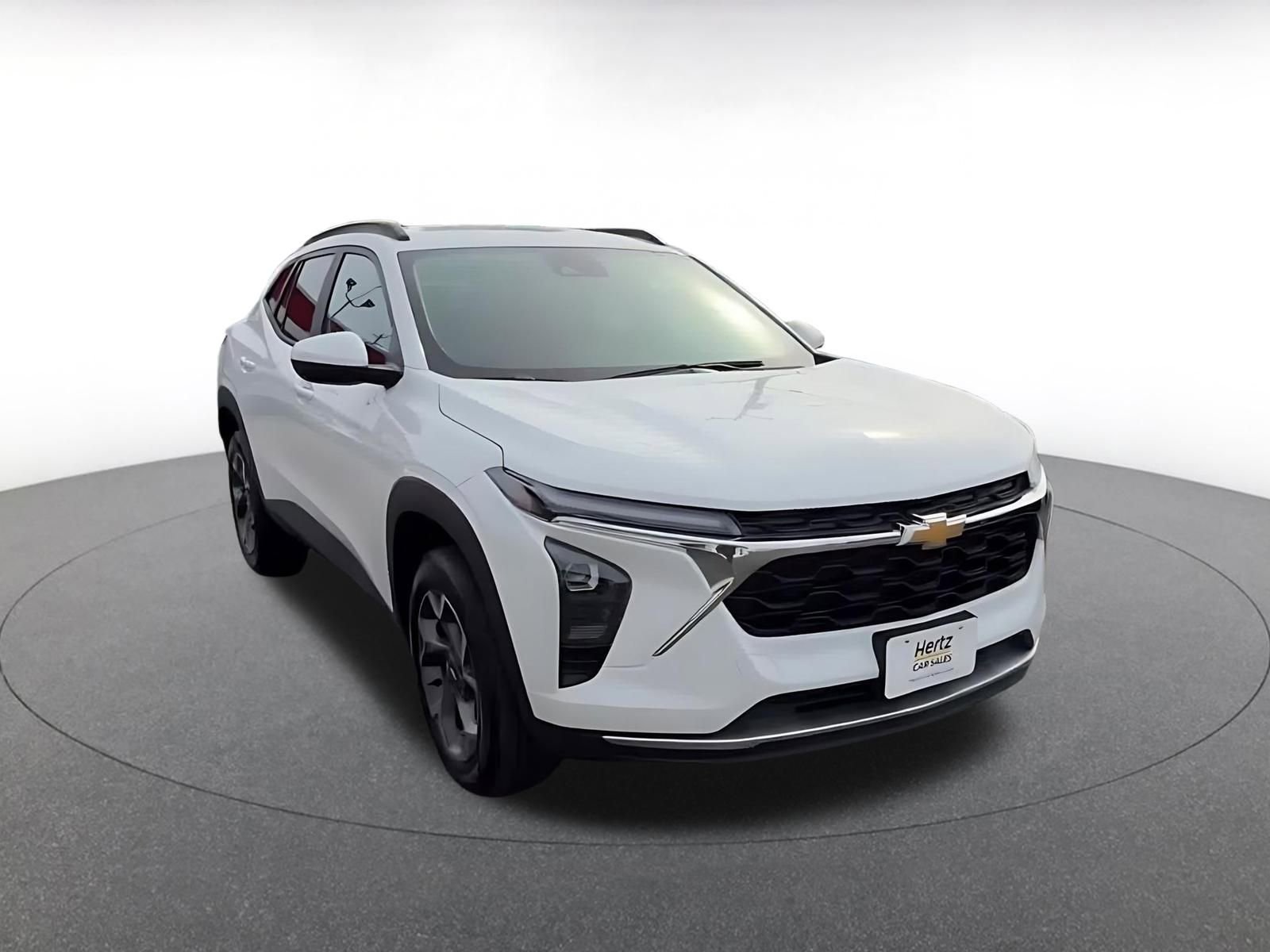 Thumbnail: 2025 Chevrolet Trax - 3
