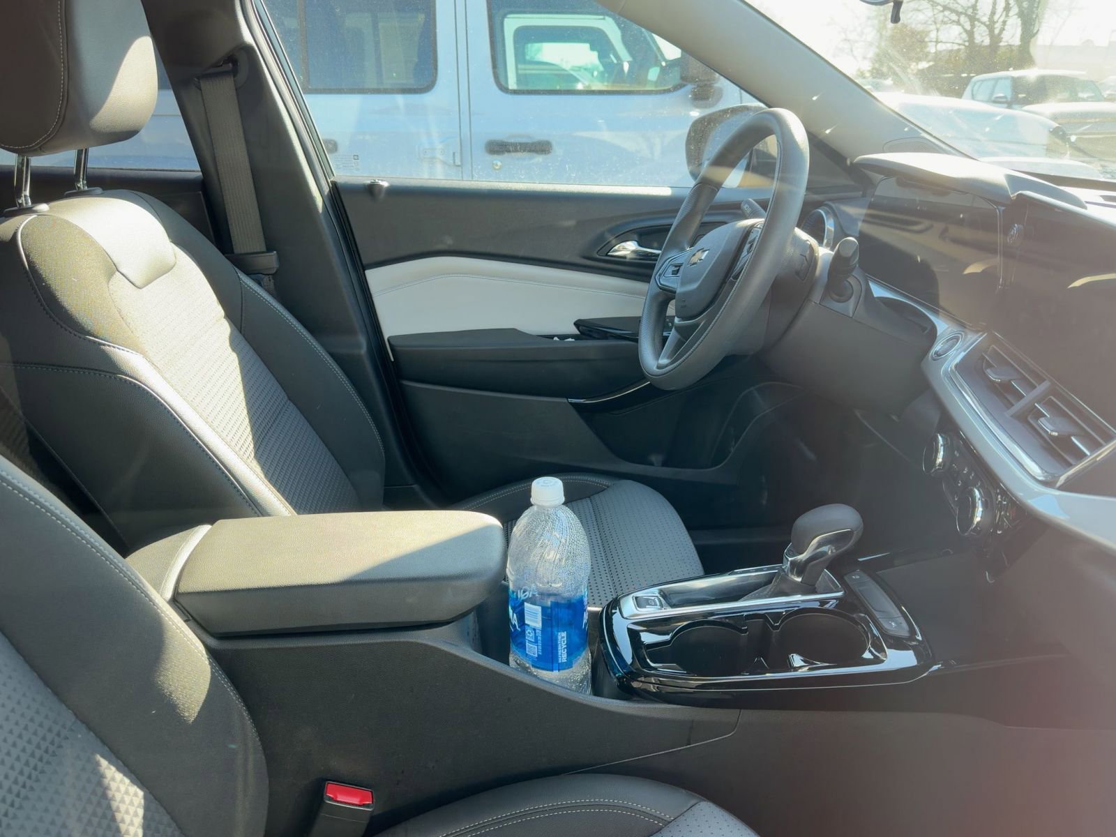 Thumbnail: 2025 Chevrolet Trax - 10