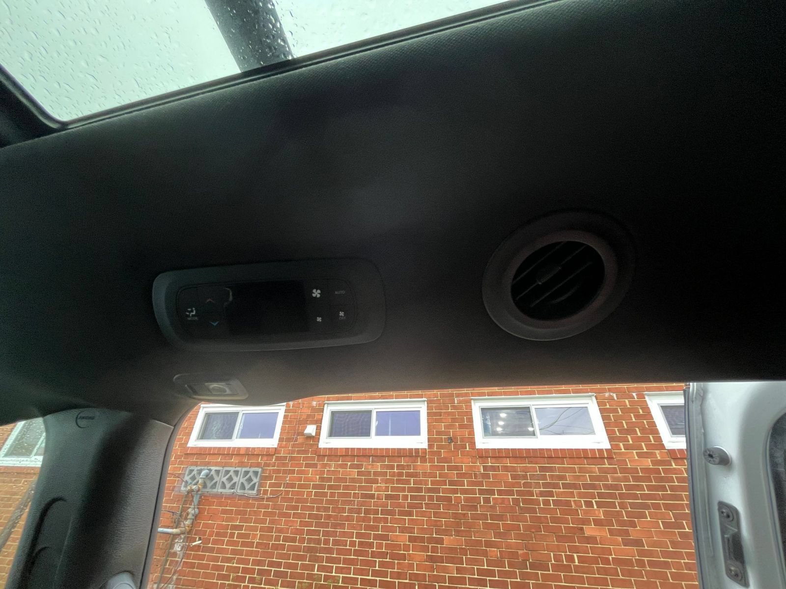 Thumbnail: 2025 Chrysler Pacifica - 21