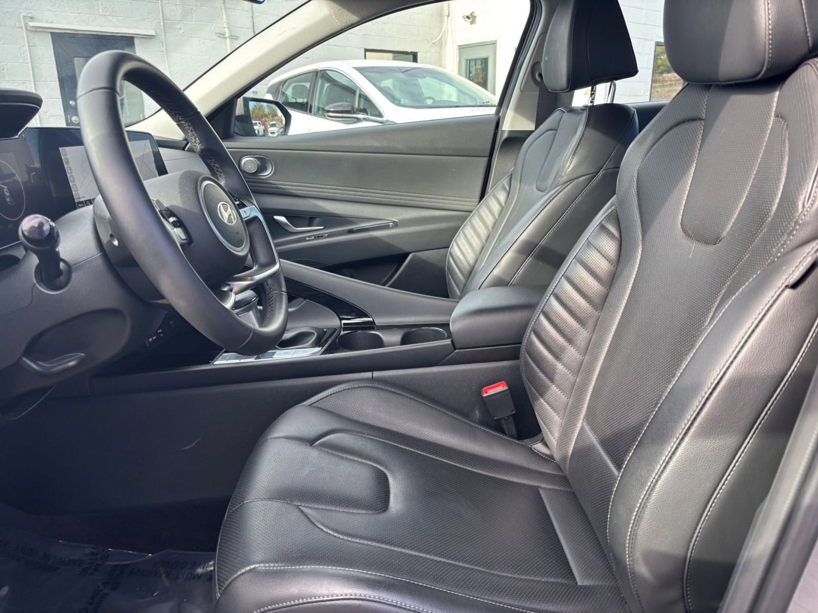 Thumbnail: 2025 Hyundai Elantra - 25