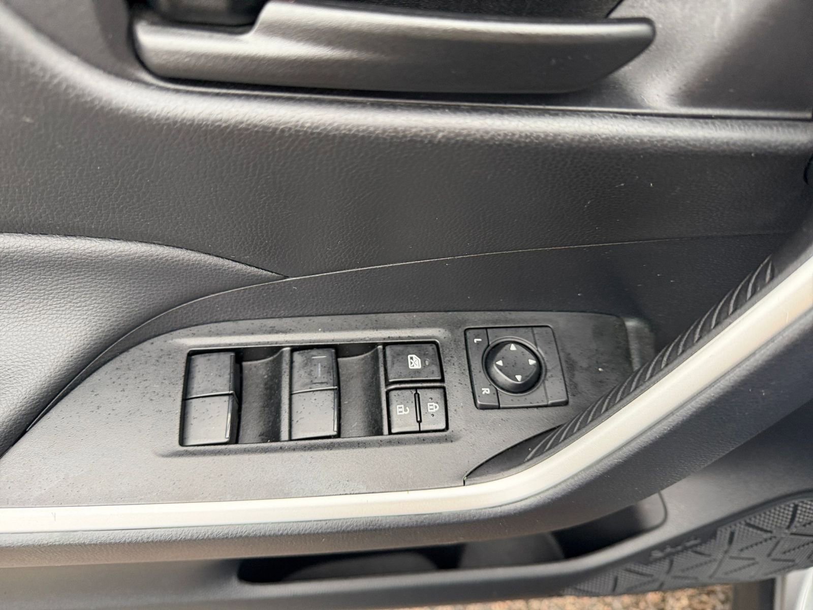 Thumbnail: 2025 Toyota RAV4 - 20