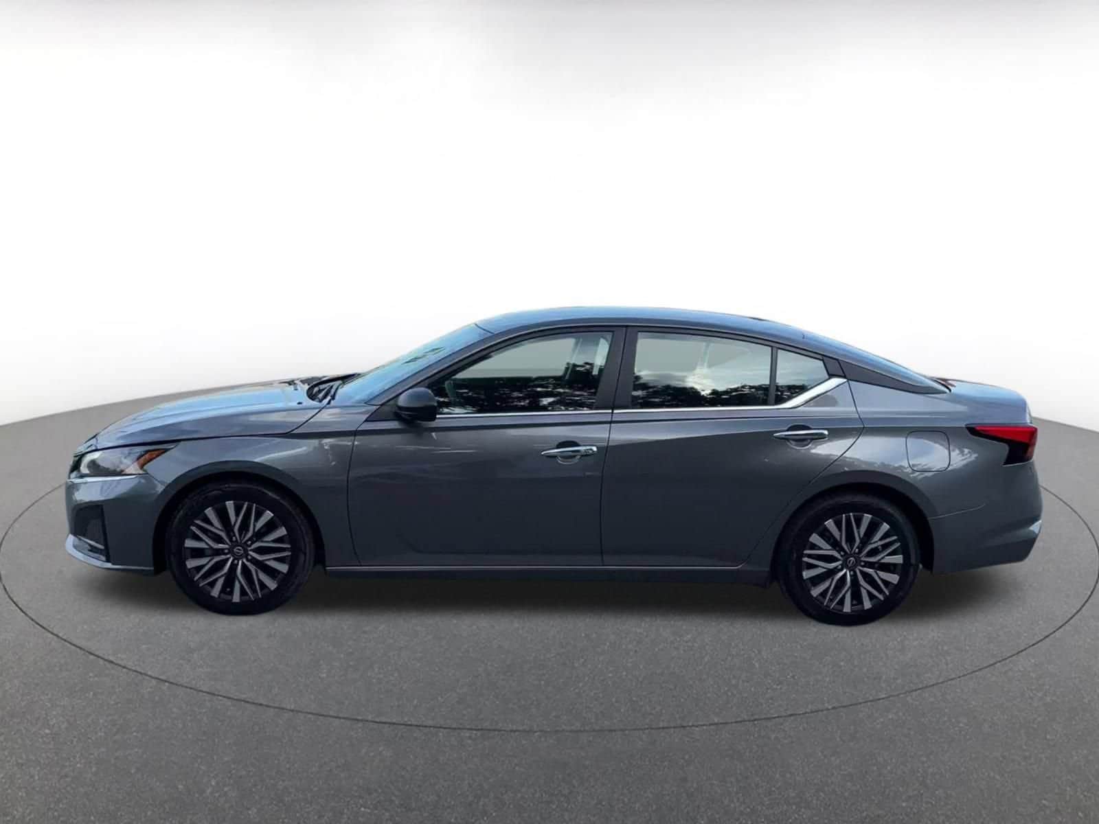 Thumbnail: 2025 Nissan Altima - 8