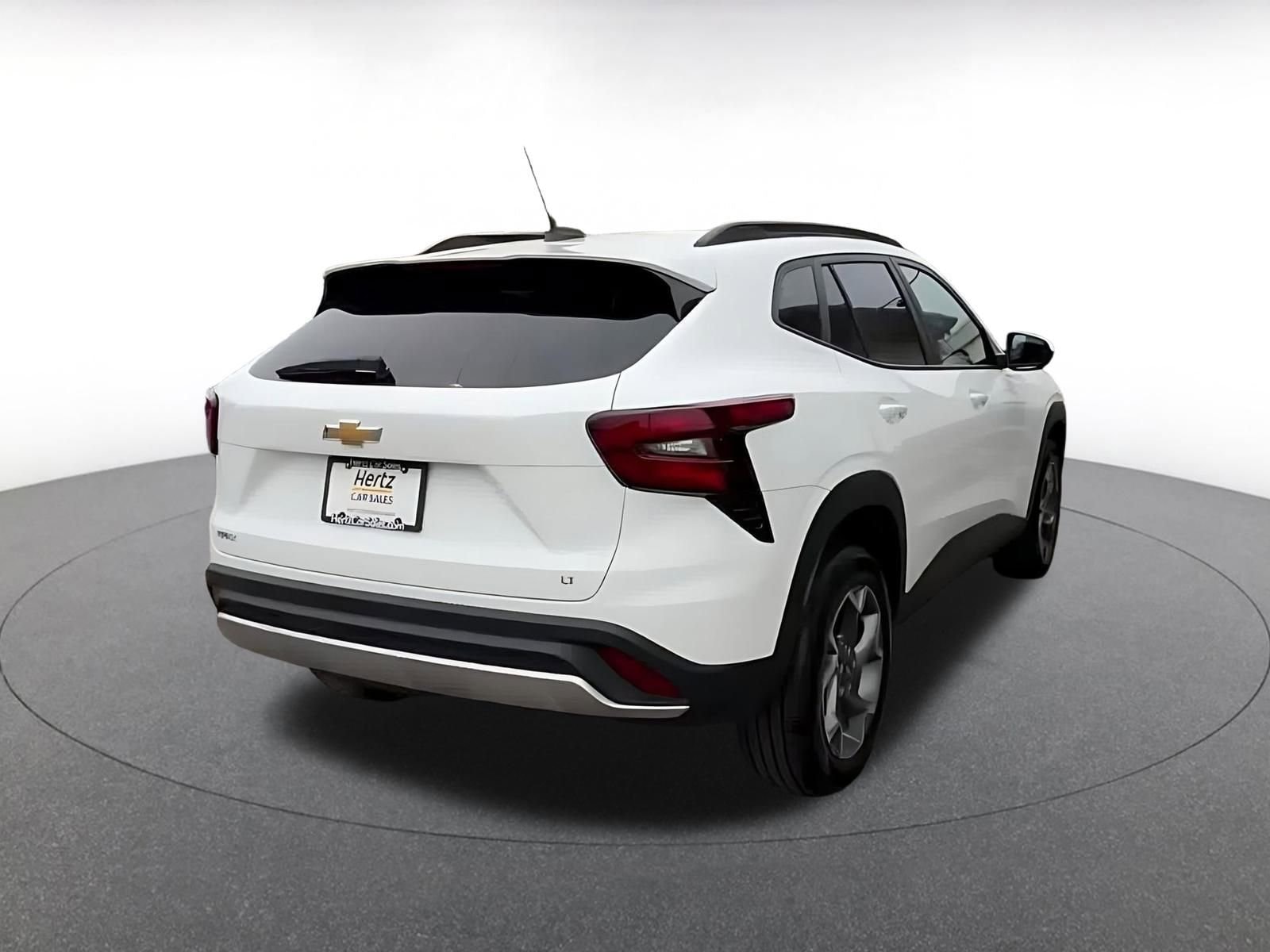 Thumbnail: 2025 Chevrolet Trax - 15