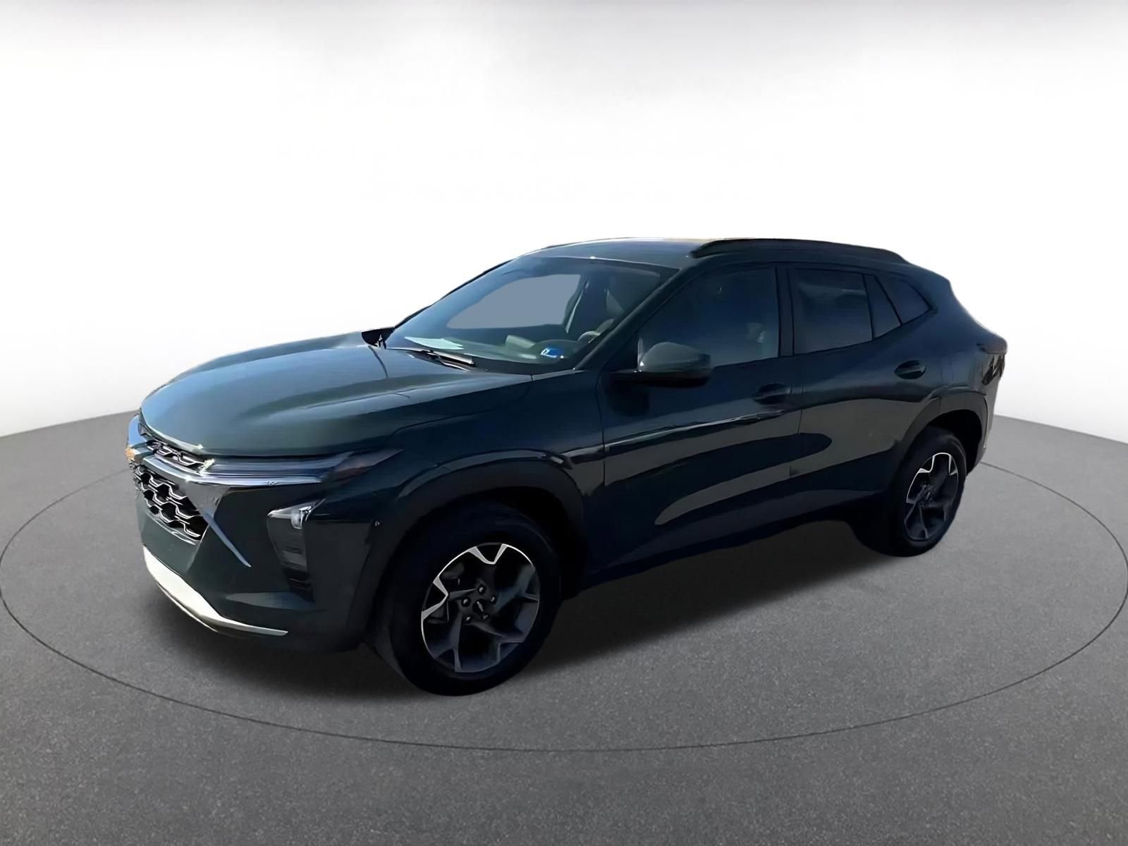 Thumbnail: 2025 Chevrolet Trax - 8