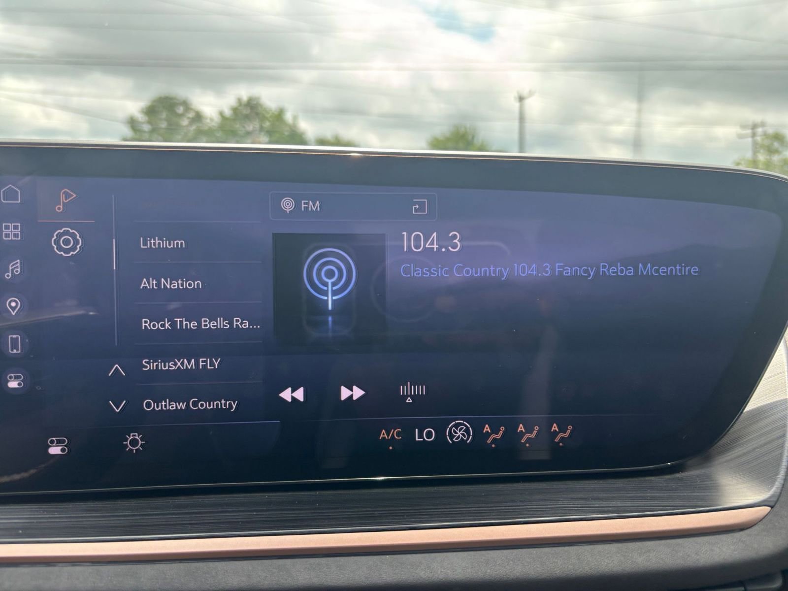 Thumbnail: 2024 Buick Envision - 21