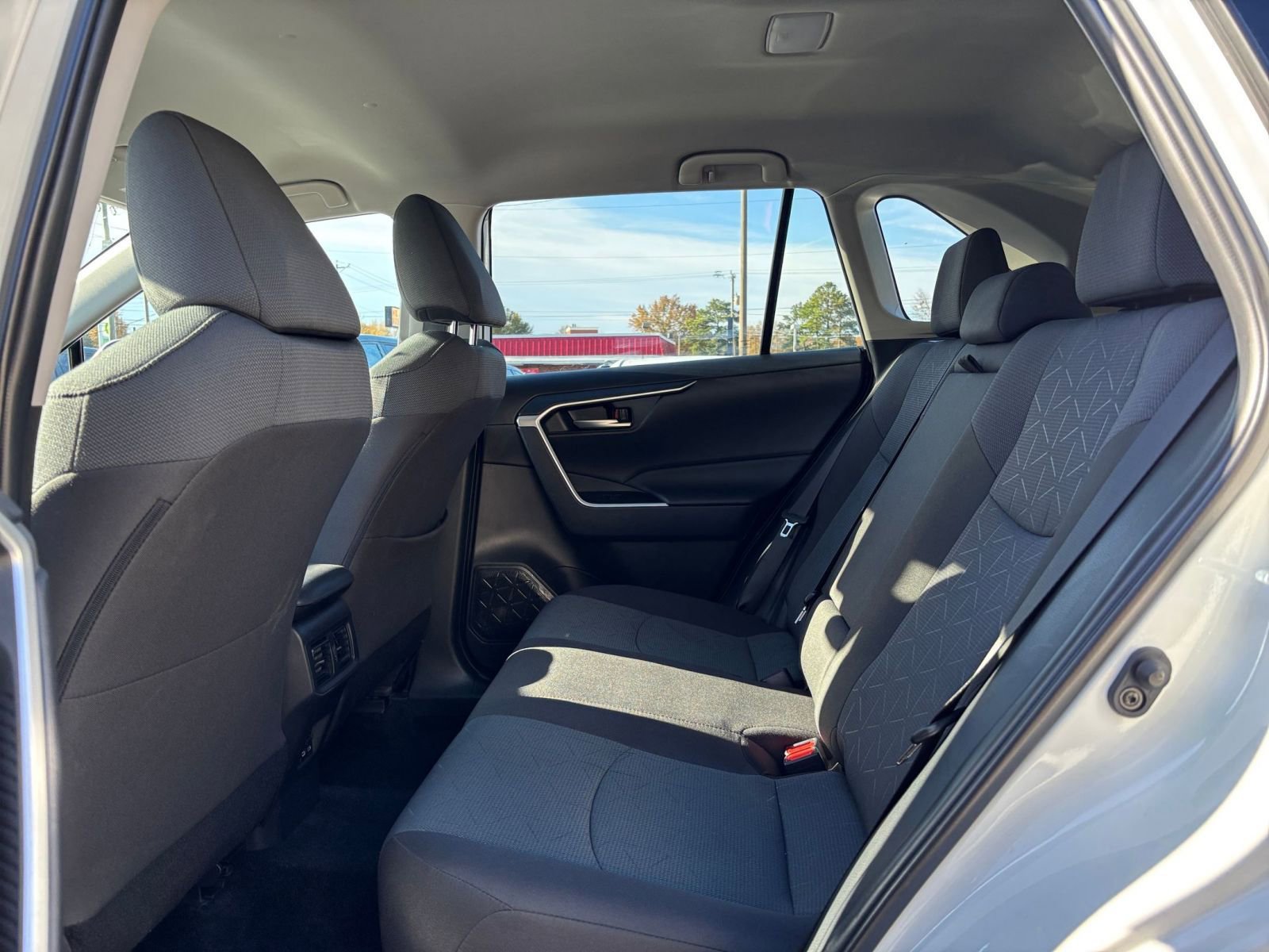 Thumbnail: 2025 Toyota RAV4 - 25