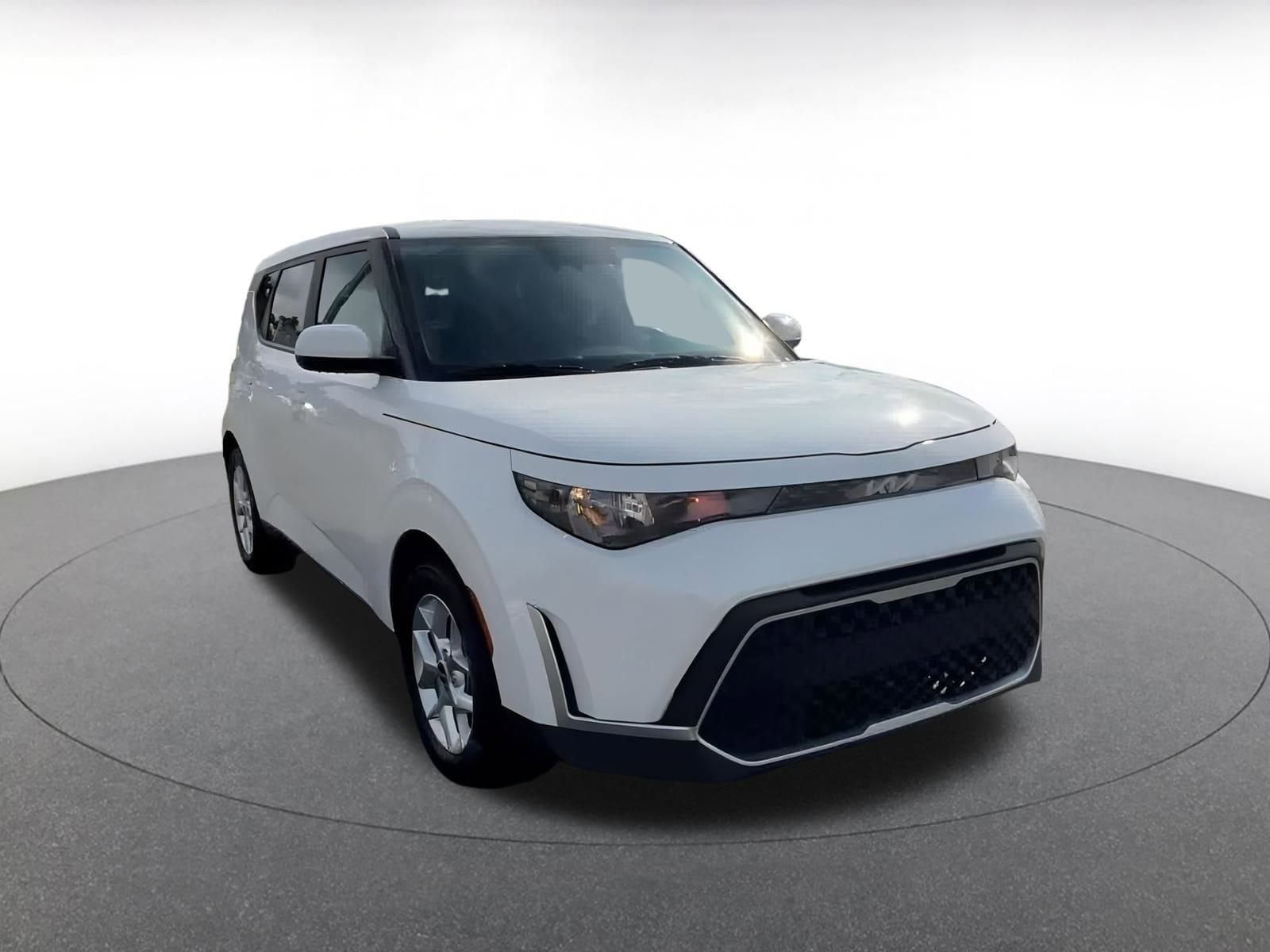 Thumbnail: 2023 Kia Soul - 3