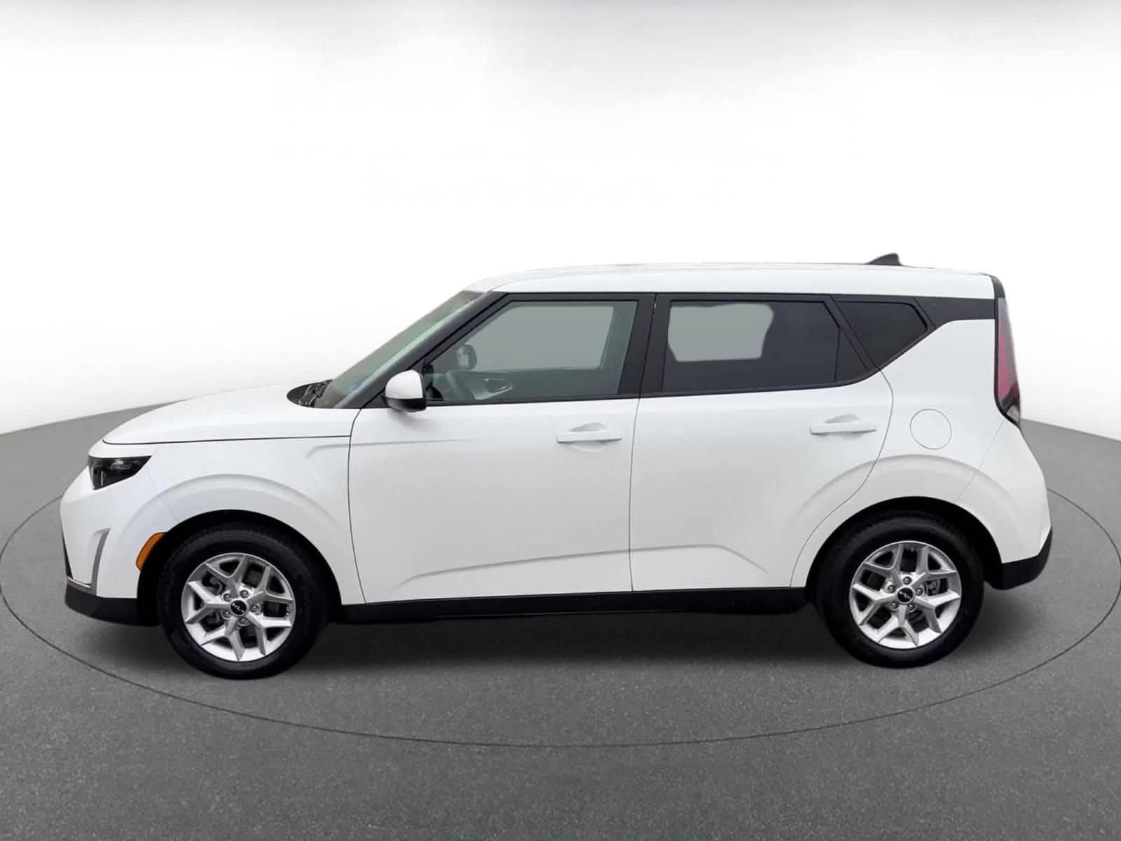 2025 Kia Soul LX - Photo 9