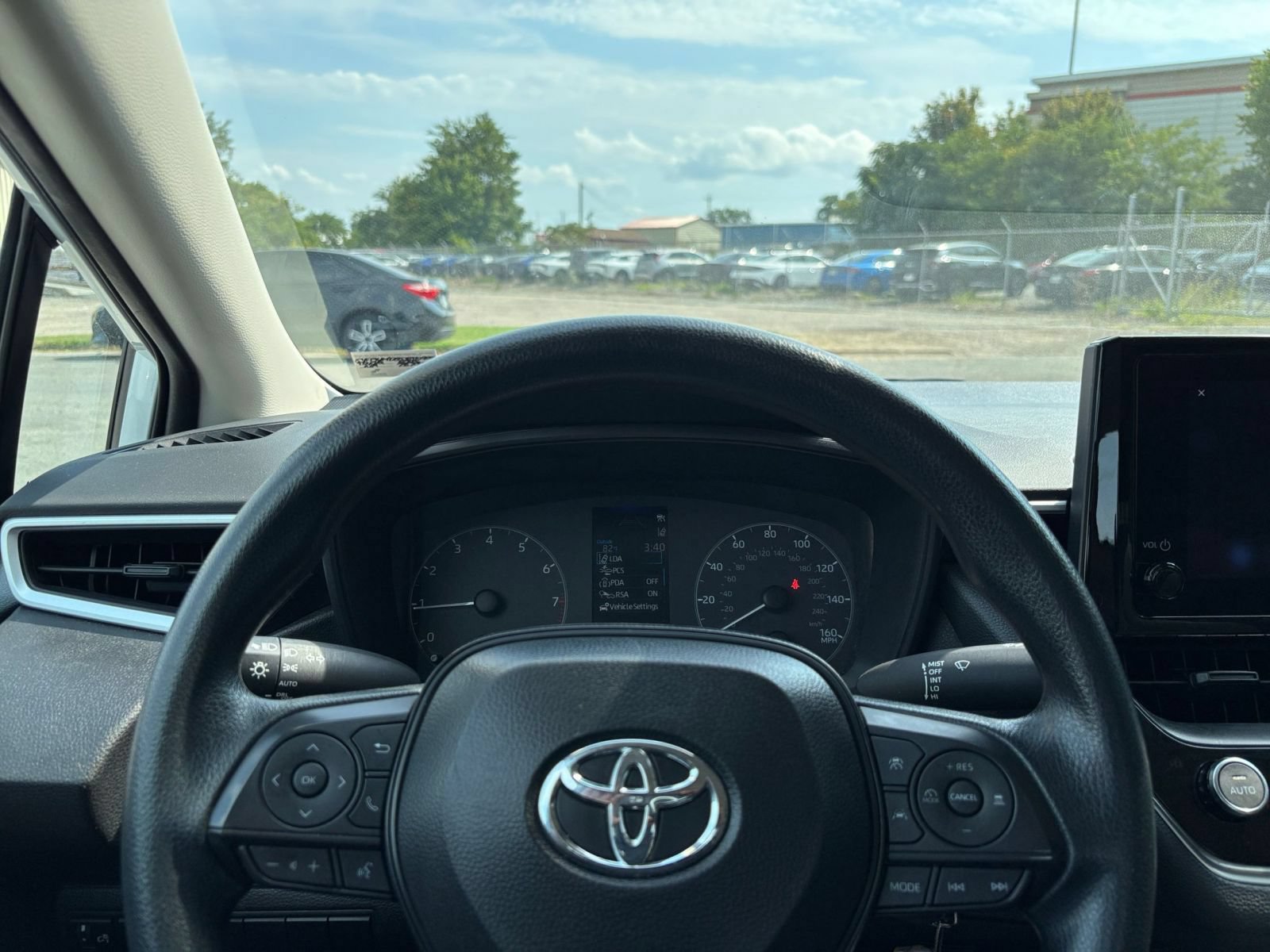 Thumbnail: 2025 Toyota Corolla - 32