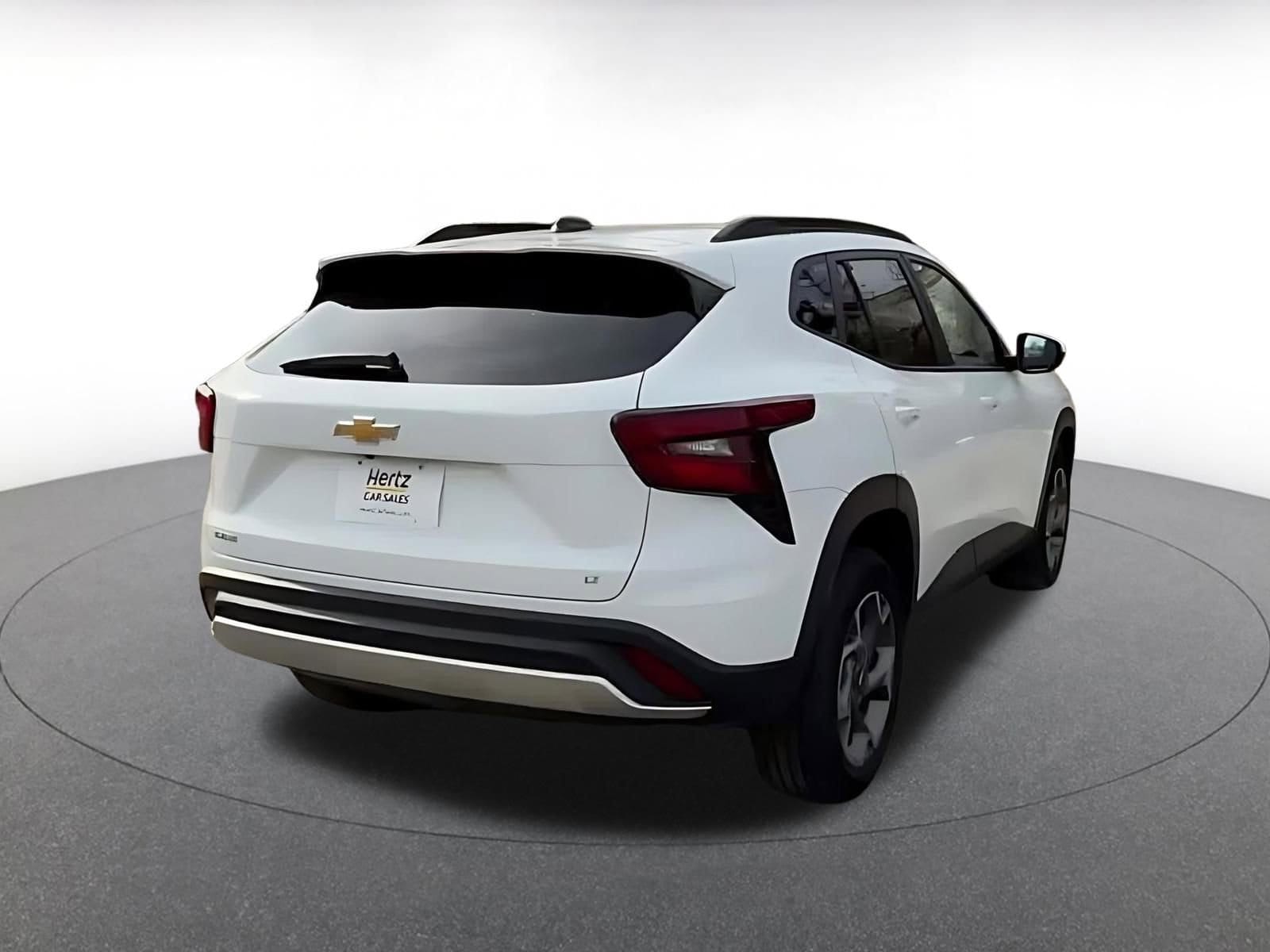 Thumbnail: 2025 Chevrolet Trax - 14