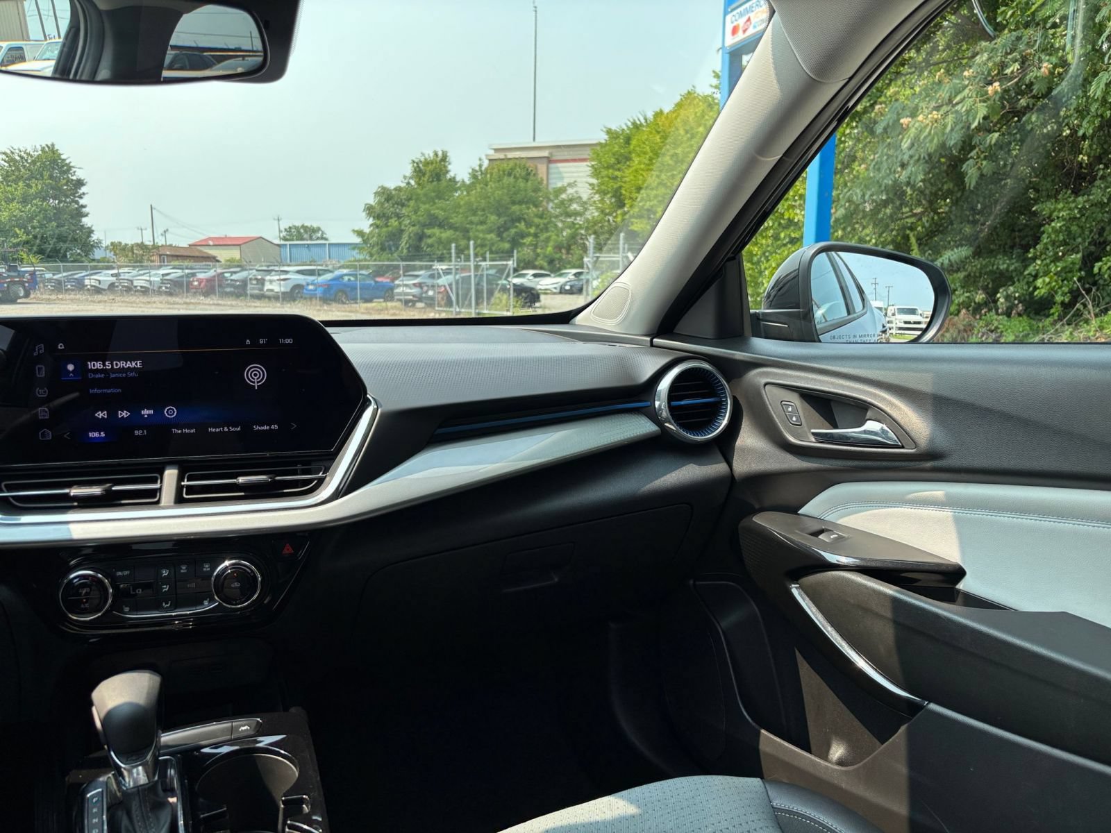 Thumbnail: 2025 Chevrolet Trax - 34