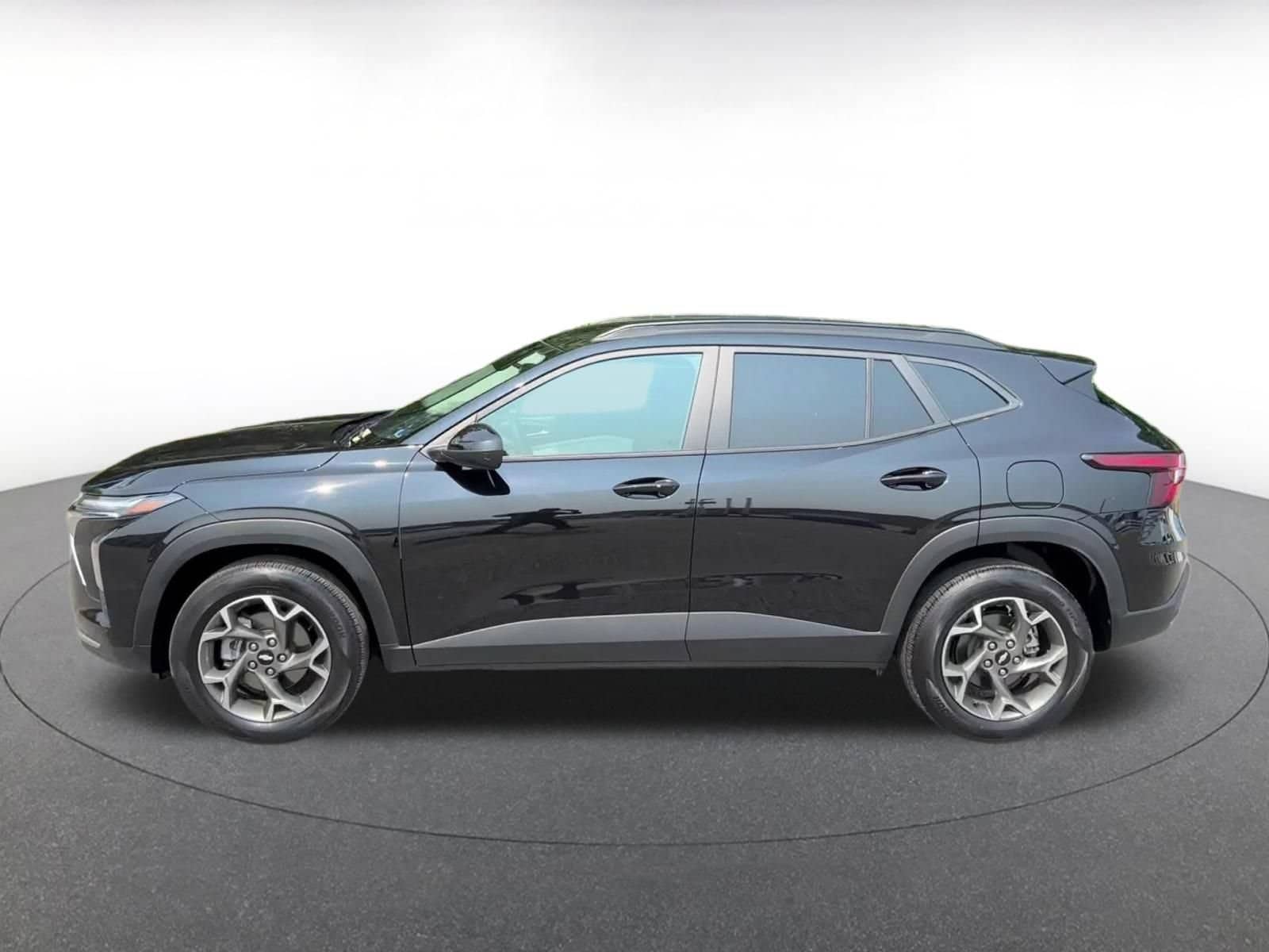 Thumbnail: 2025 Chevrolet Trax - 9