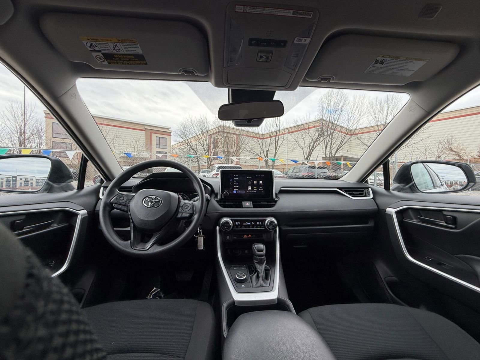 Thumbnail: 2025 Toyota RAV4 - 32