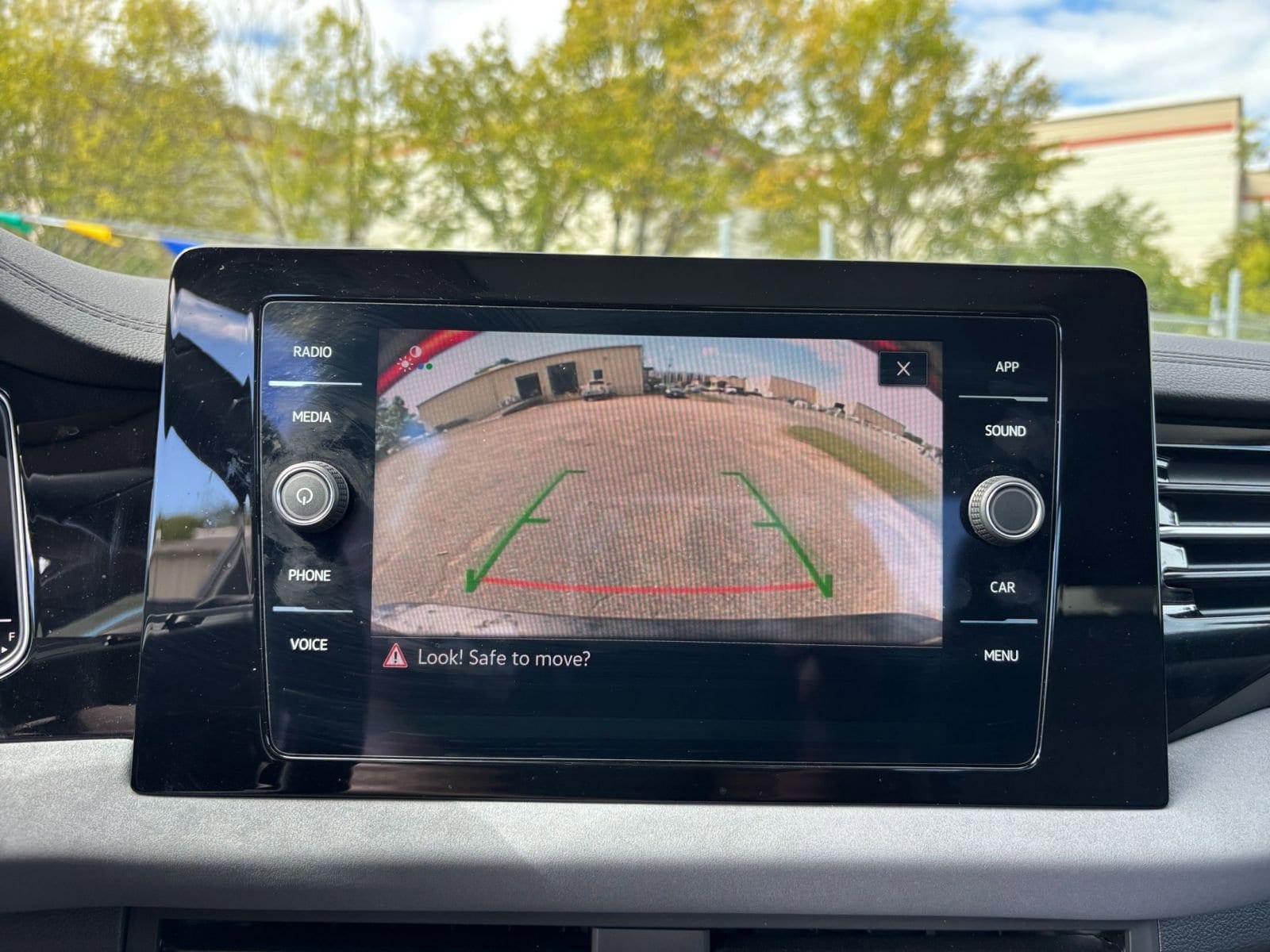 Thumbnail: 2025 Volkswagen Jetta - 17