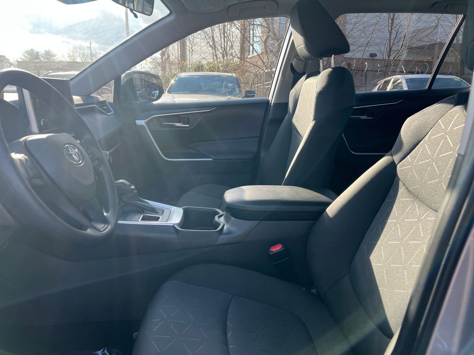 Thumbnail: 2025 Toyota RAV4 - 28