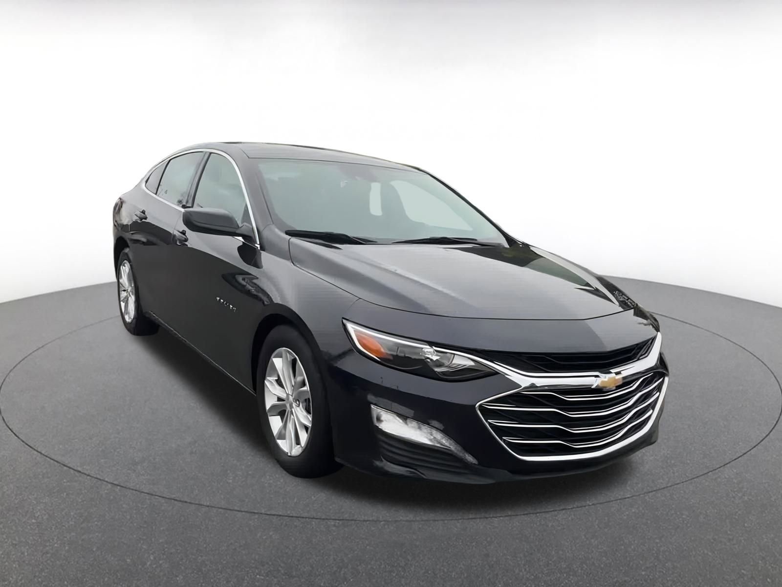 Thumbnail: 2023 Chevrolet Malibu - 3