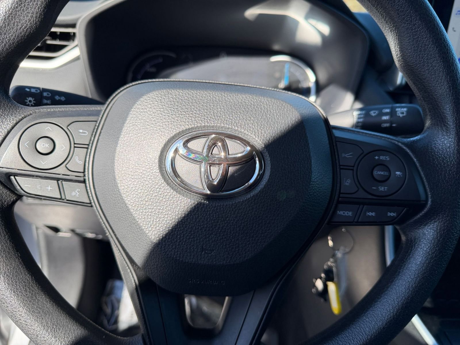 Thumbnail: 2025 Toyota RAV4 - 27