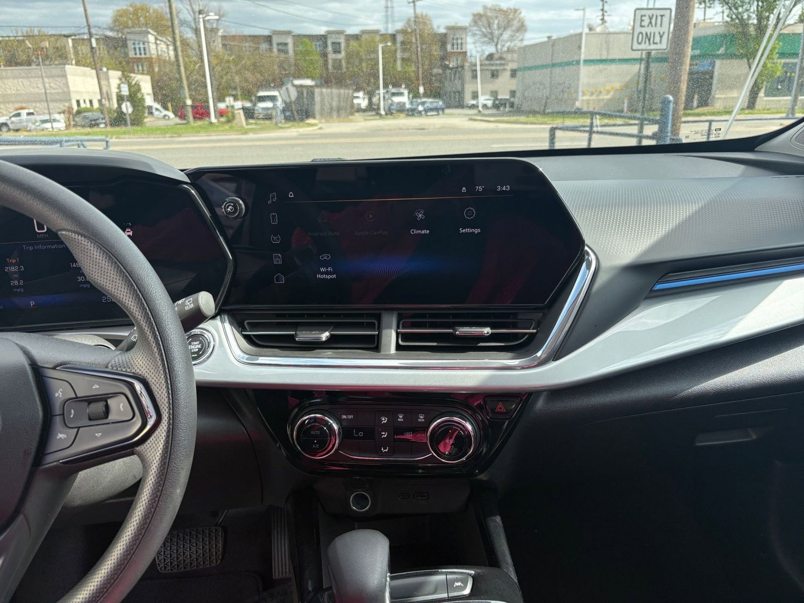 Thumbnail: 2025 Chevrolet Trax - 17