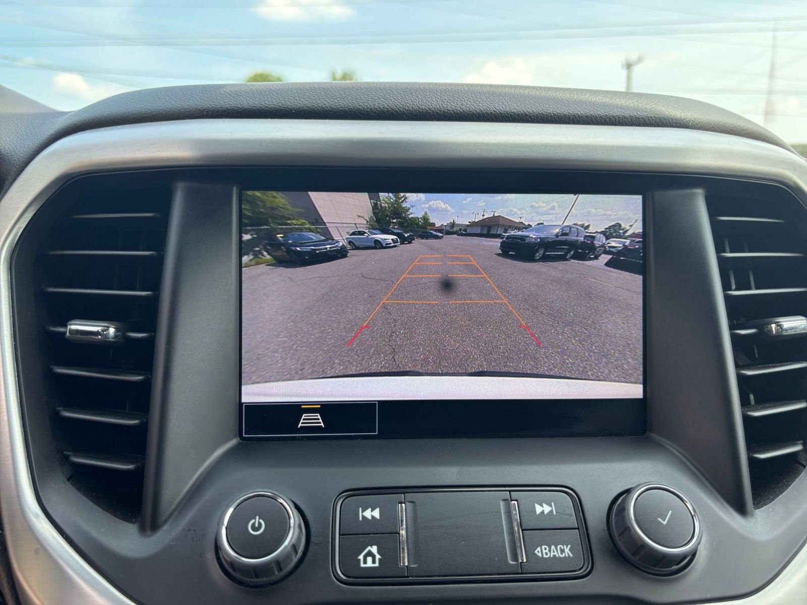 Thumbnail: 2023 GMC Acadia - 17