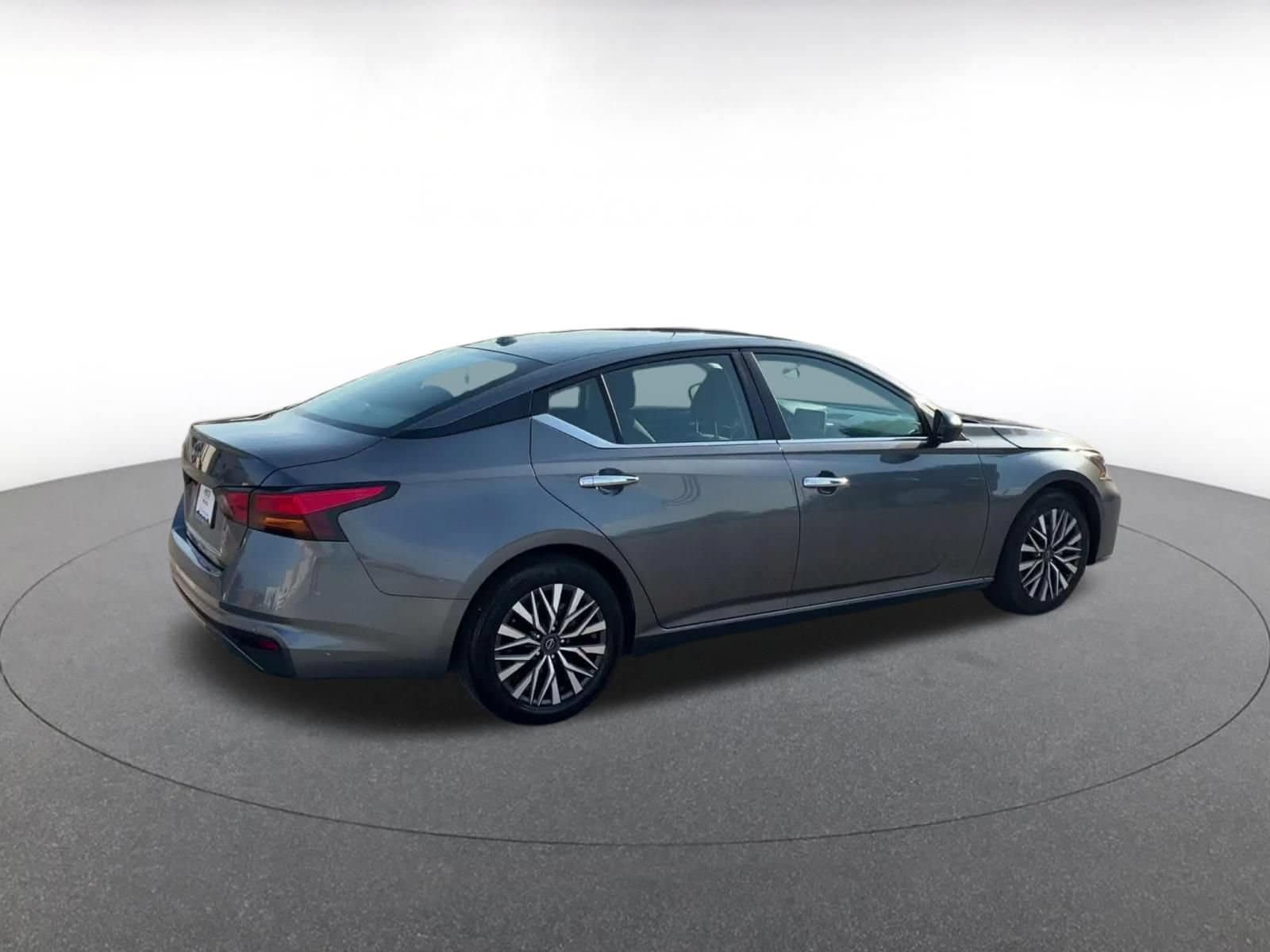 Thumbnail: 2025 Nissan Altima - 14