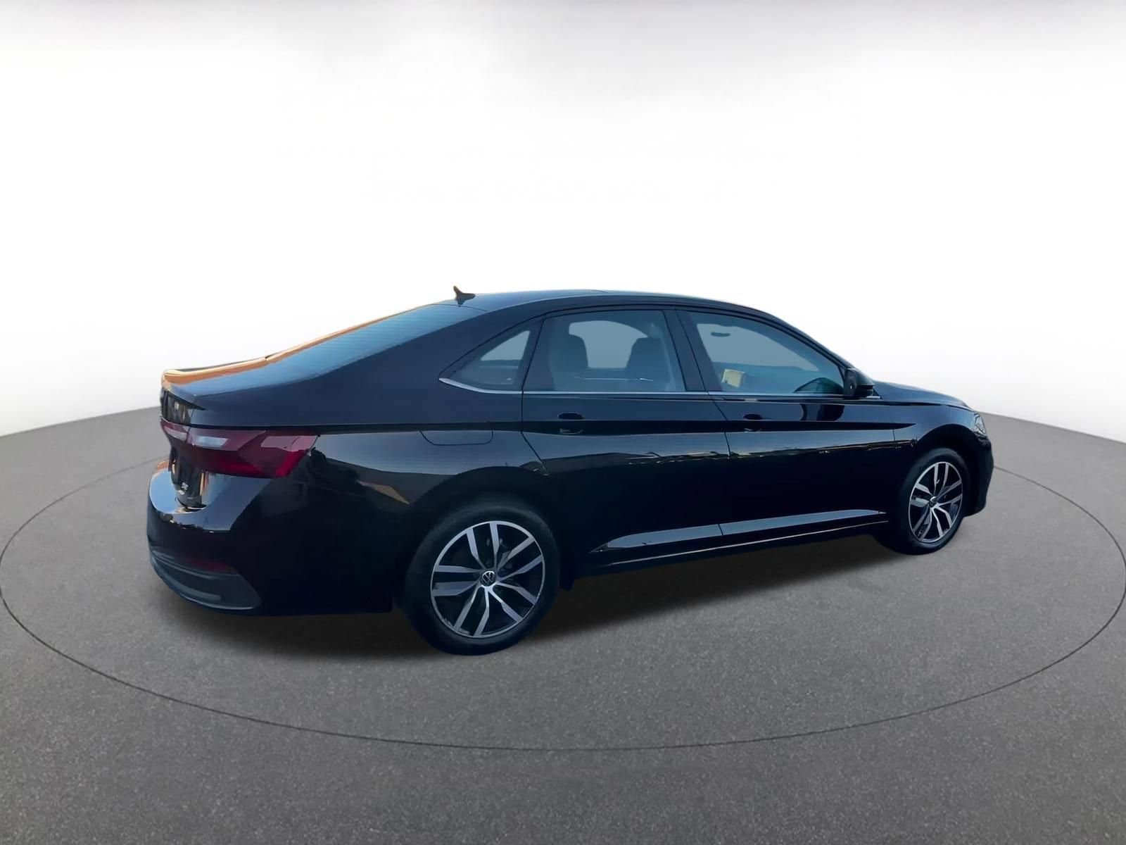 Thumbnail: 2025 Volkswagen Jetta - 15