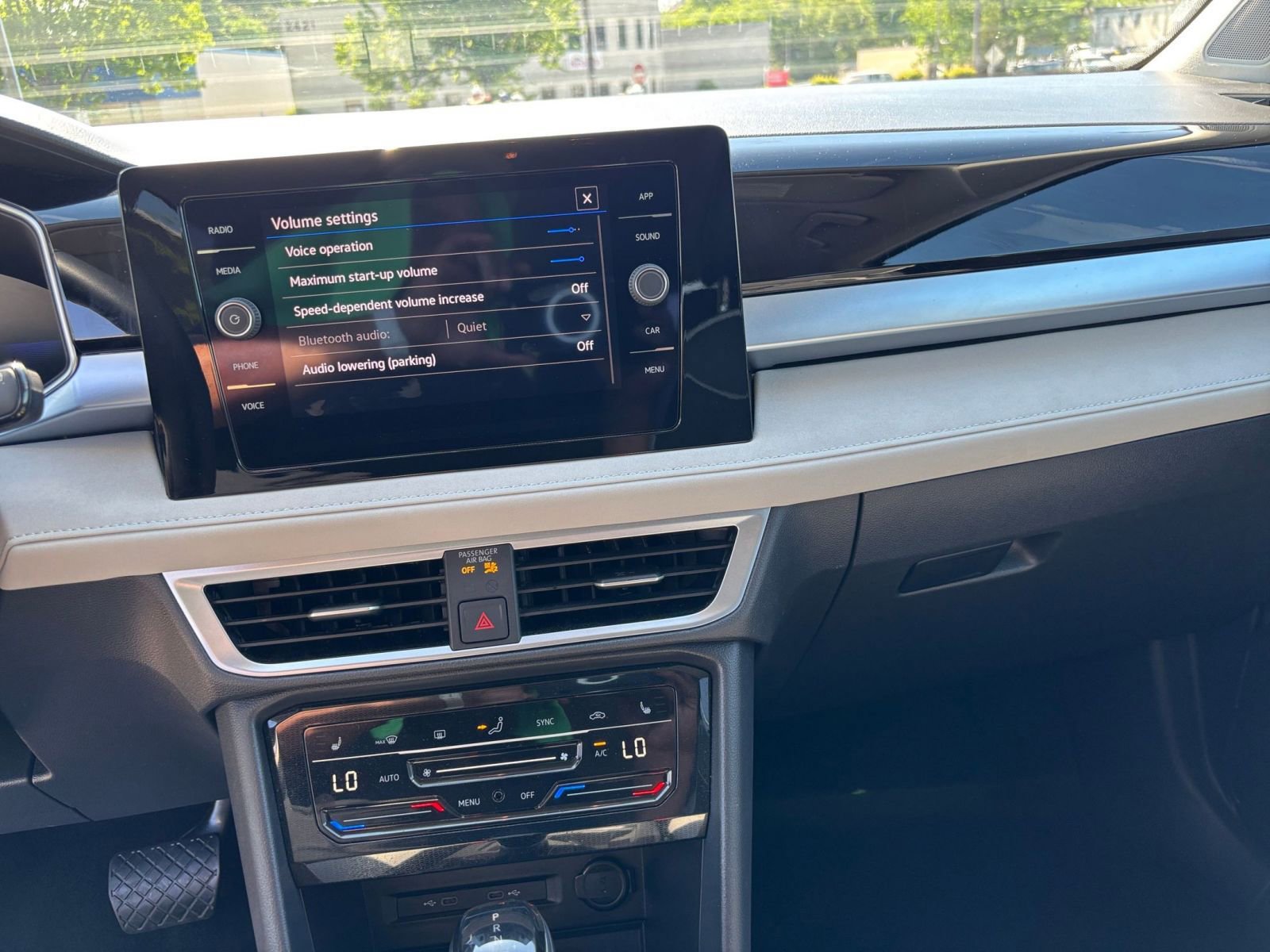 Thumbnail: 2025 Volkswagen Taos - 17