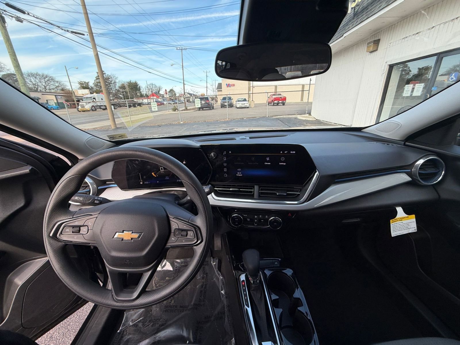 Thumbnail: 2025 Chevrolet Trax - 31