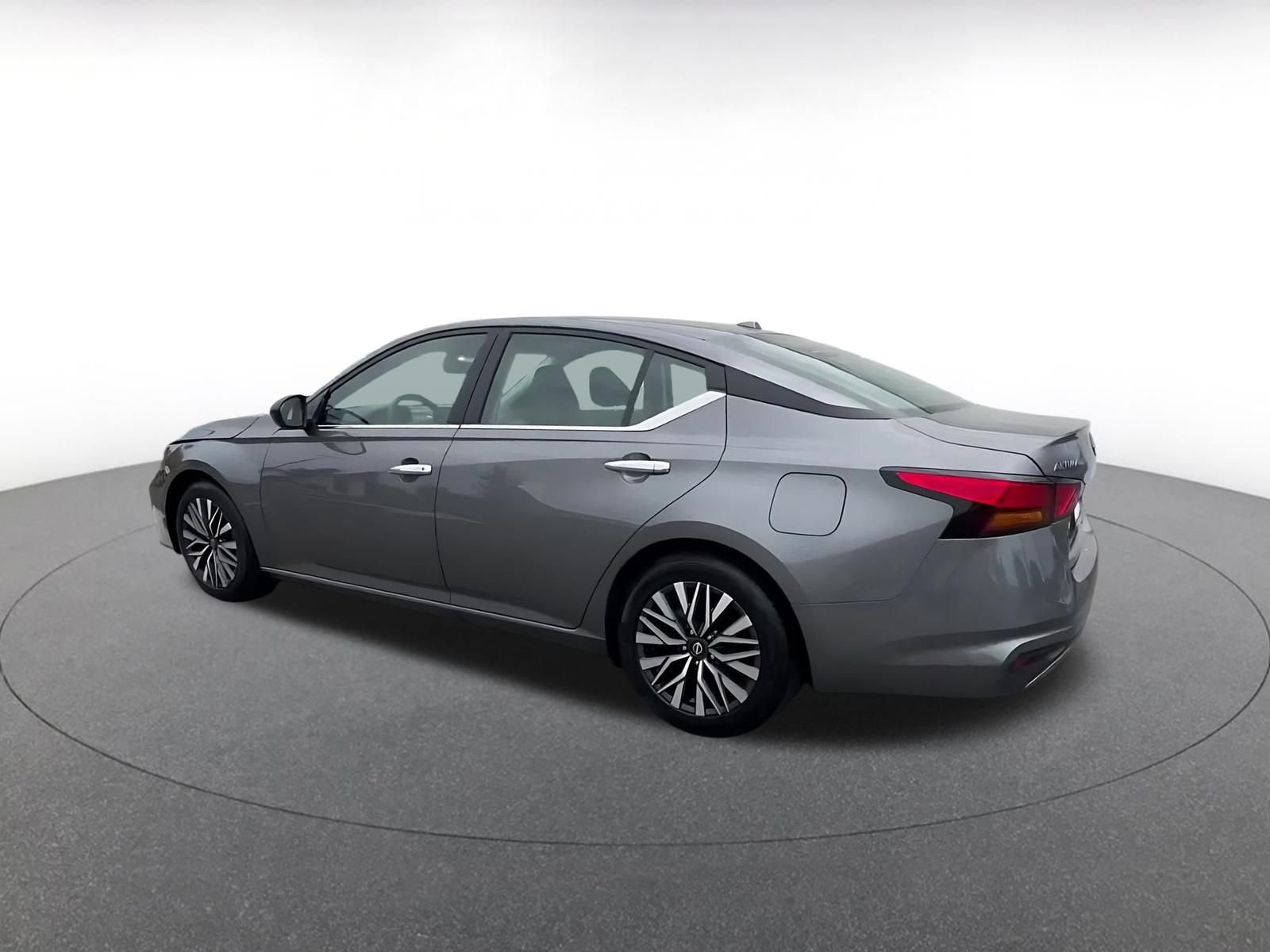 Thumbnail: 2025 Nissan Altima - 10