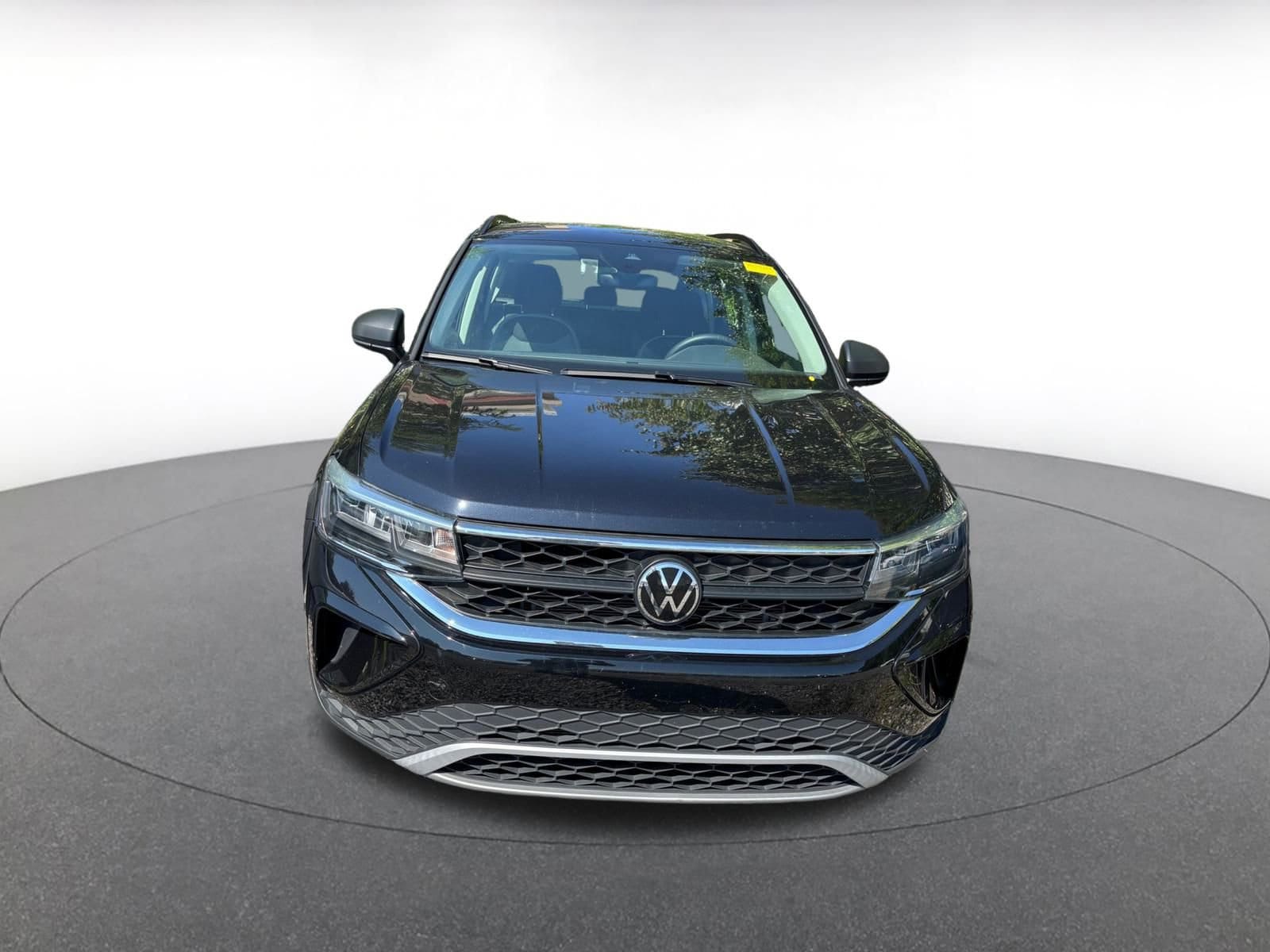 Thumbnail: 2024 Volkswagen Taos - 3