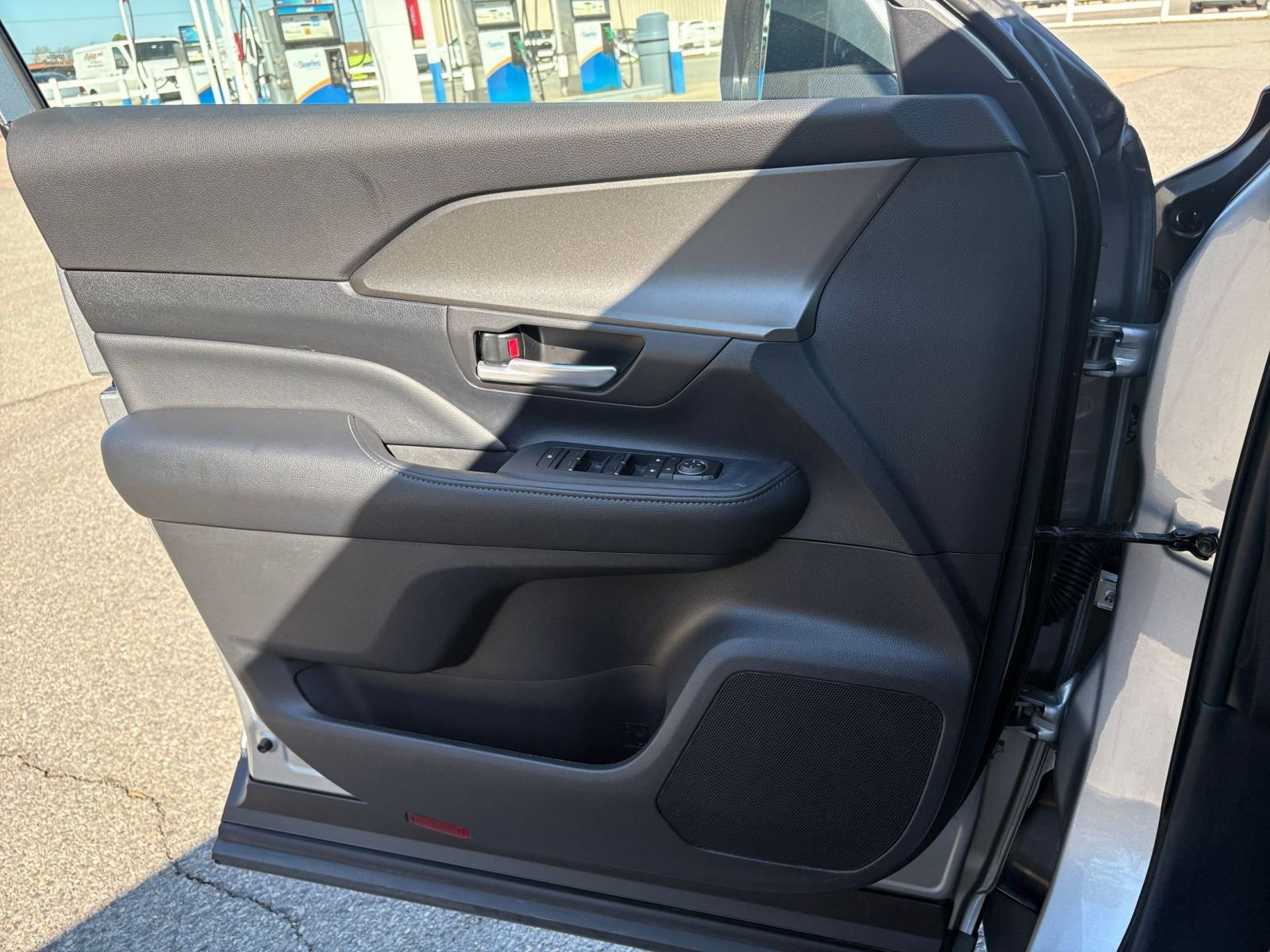 Thumbnail: 2025 Toyota Grand Highlander - 18