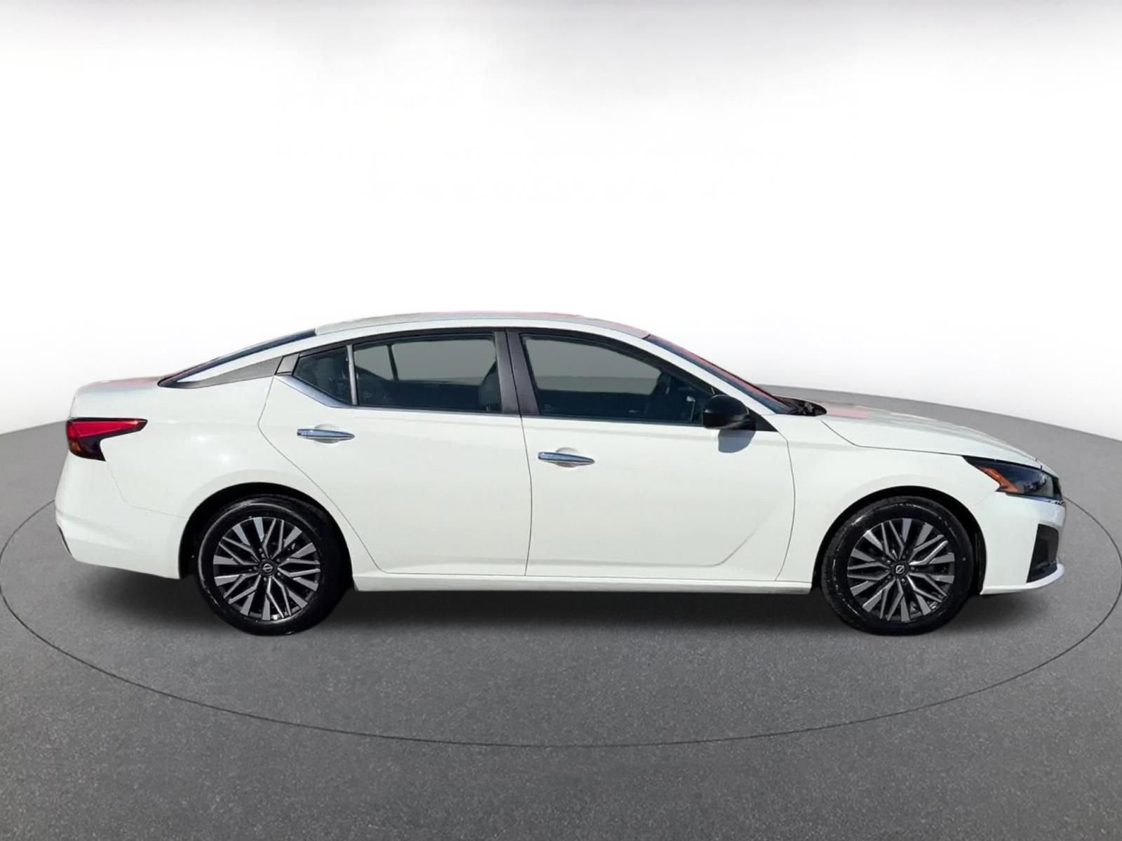 Thumbnail: 2025 Nissan Altima - 16