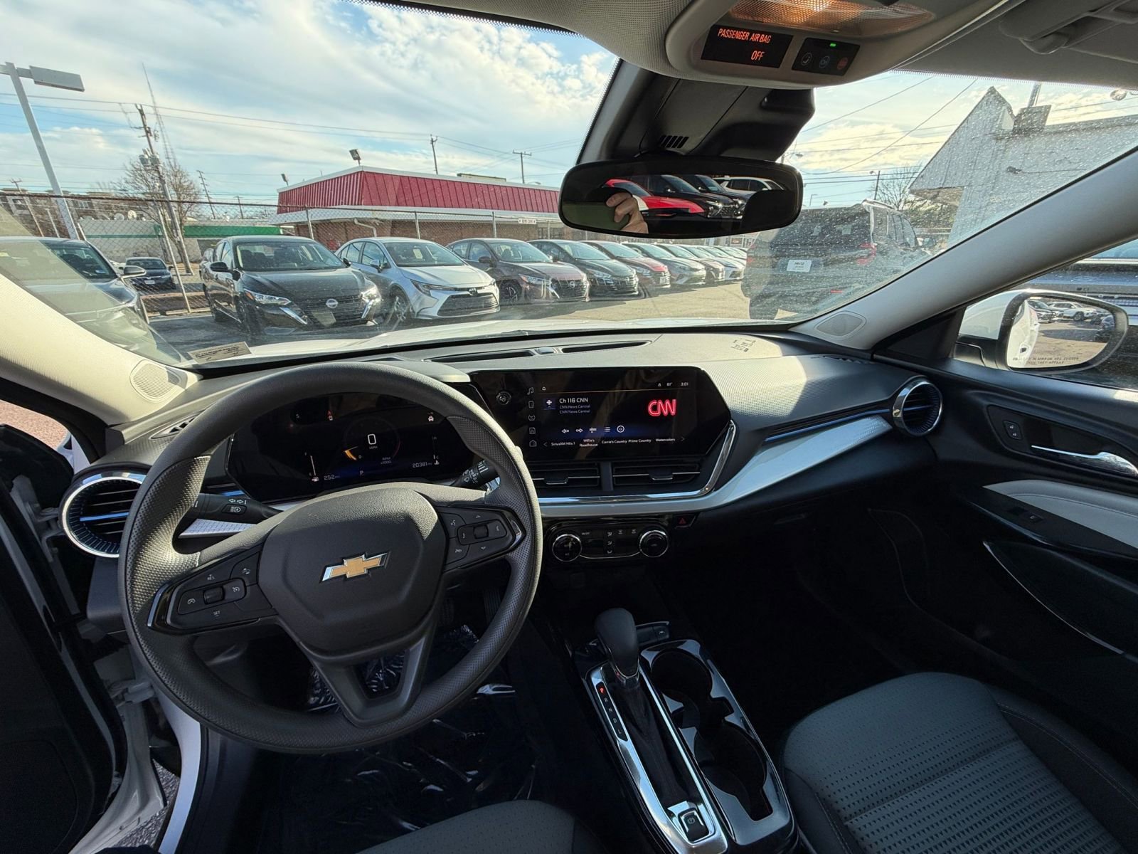 Thumbnail: 2025 Chevrolet Trax - 31