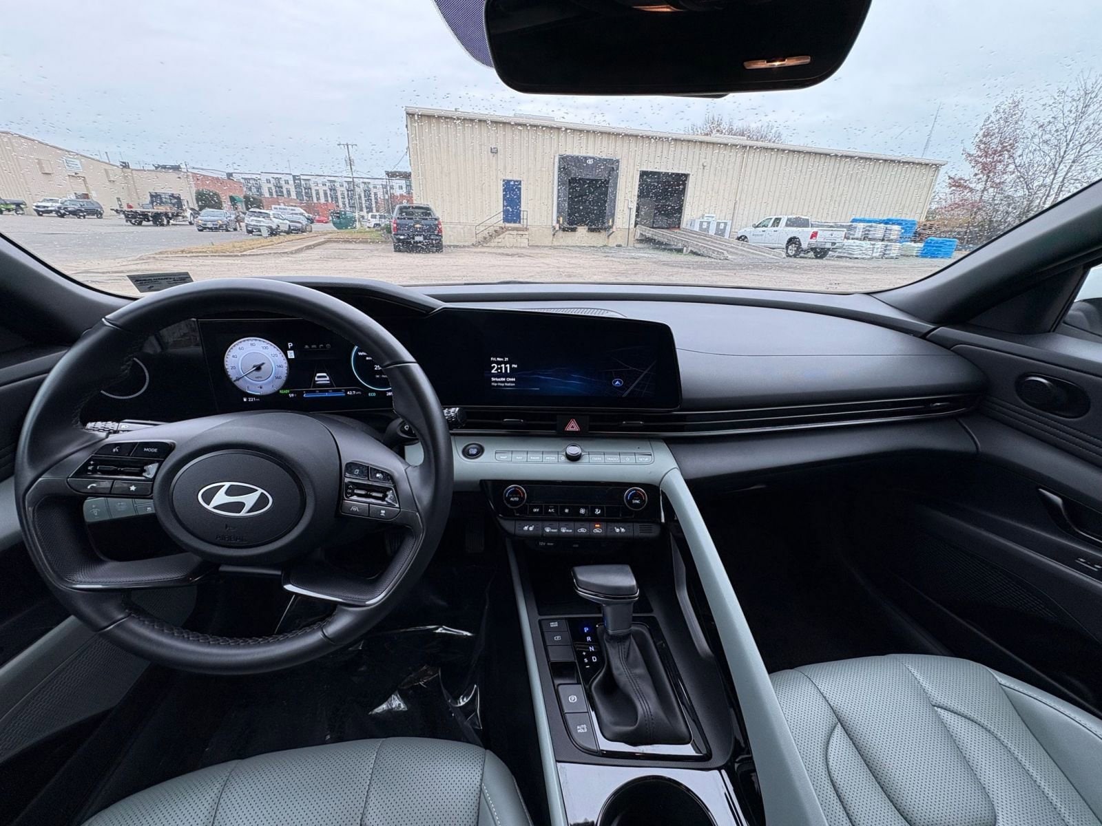 Thumbnail: 2025 Hyundai Elantra - 32