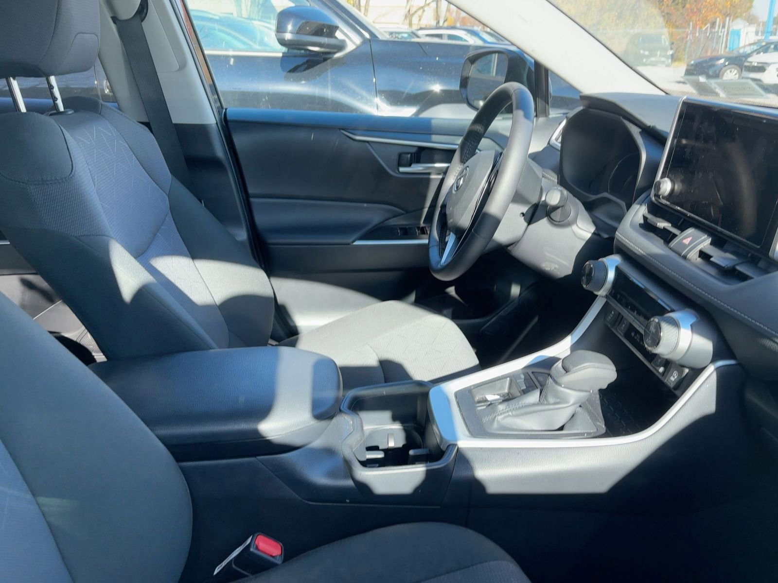 Thumbnail: 2025 Toyota RAV4 - 10