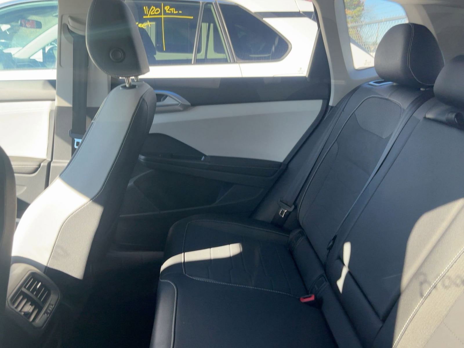 Thumbnail: 2025 Volkswagen Taos - 8