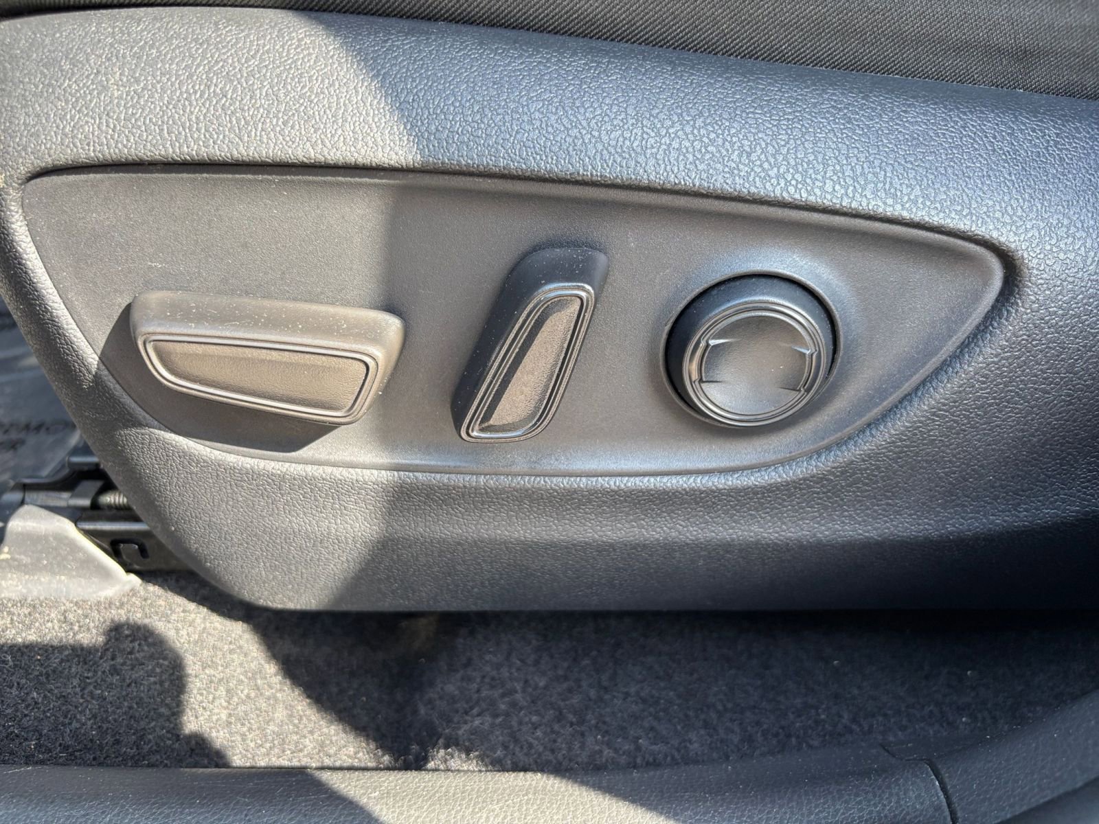 Thumbnail: 2025 Toyota RAV4 - 22