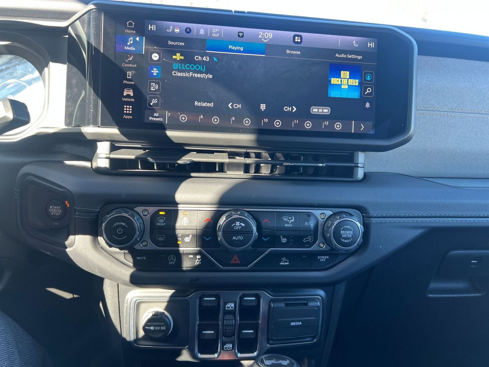 Thumbnail: 2025 Jeep Wrangler - 18