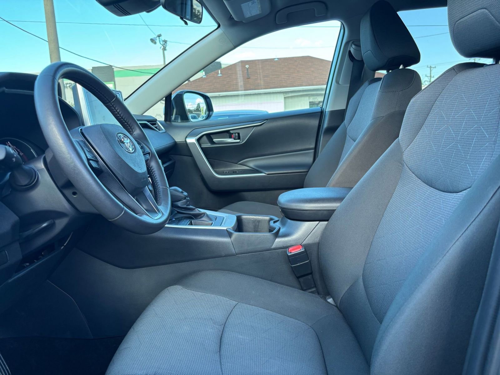 Thumbnail: 2025 Toyota RAV4 - 27