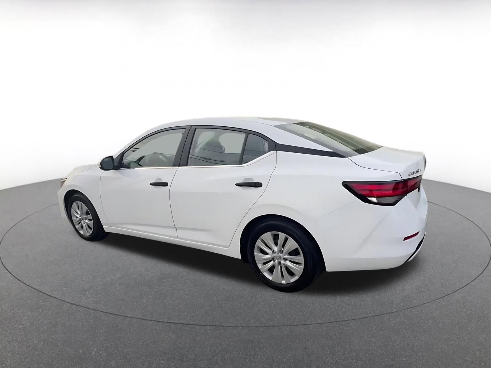 Thumbnail: 2025 Nissan Sentra - 10