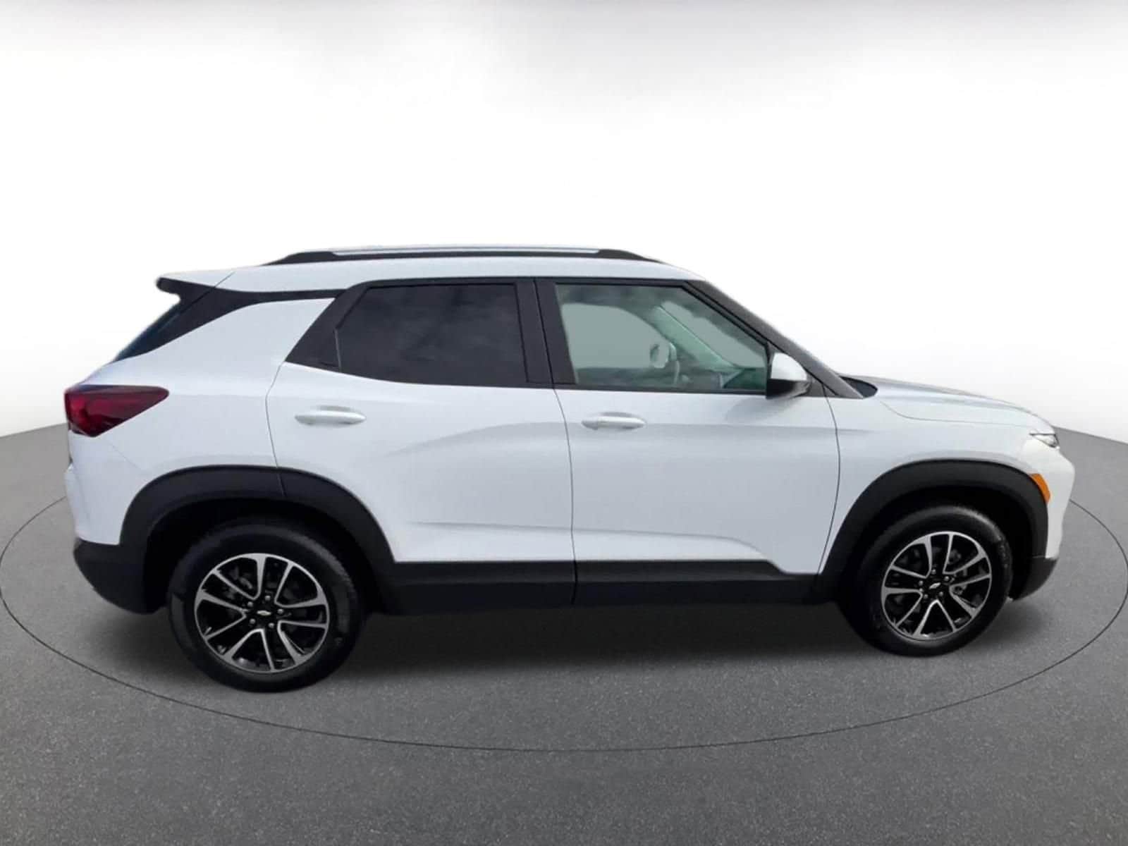 Thumbnail: 2025 Chevrolet TrailBlazer - 16