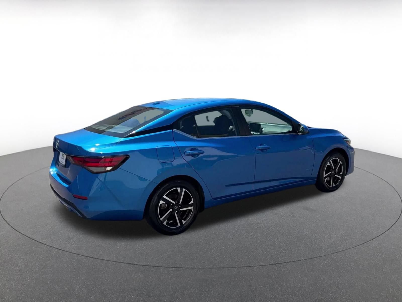 Thumbnail: 2025 Nissan Sentra - 12