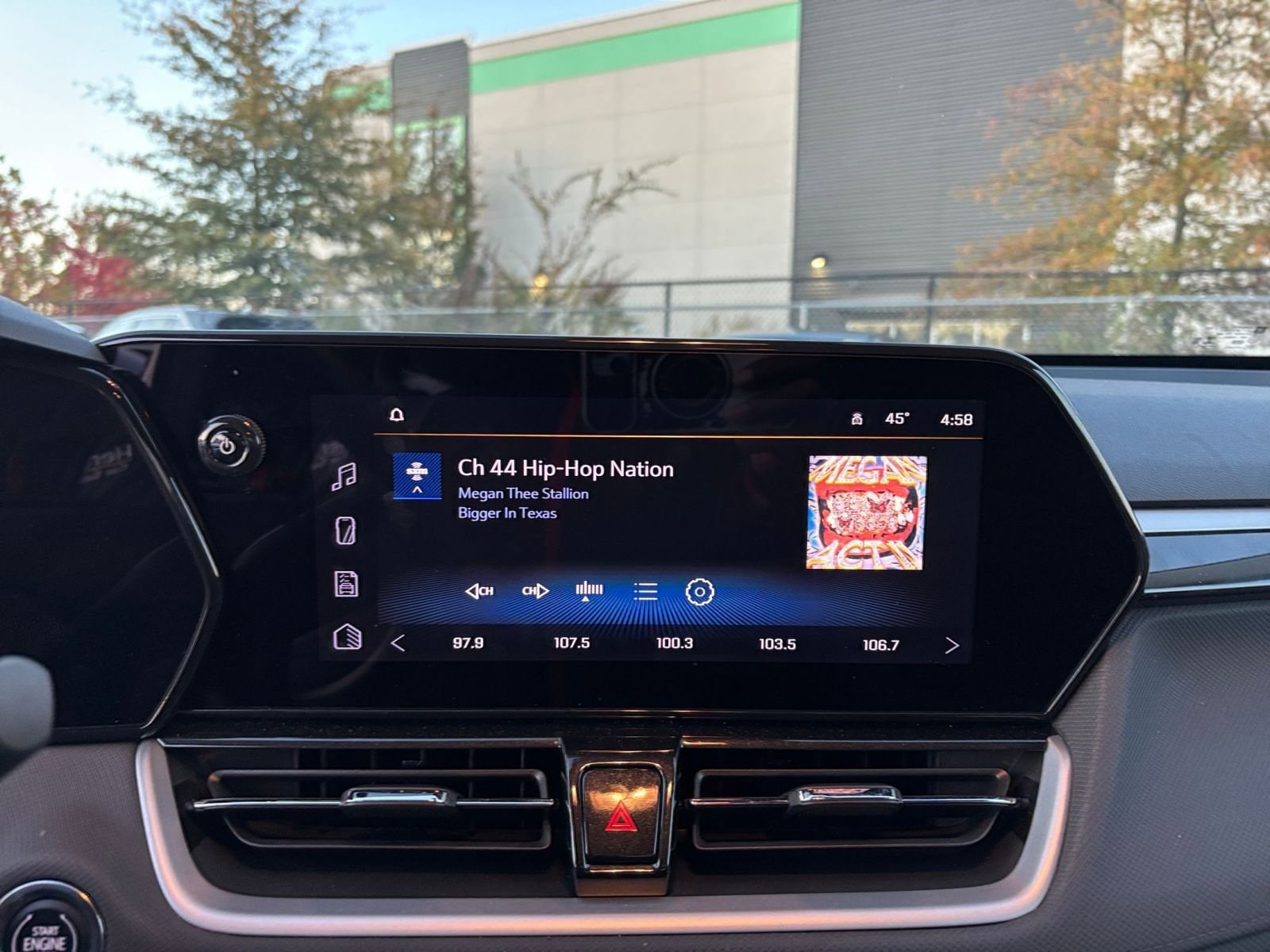 Thumbnail: 2025 Chevrolet TrailBlazer - 21