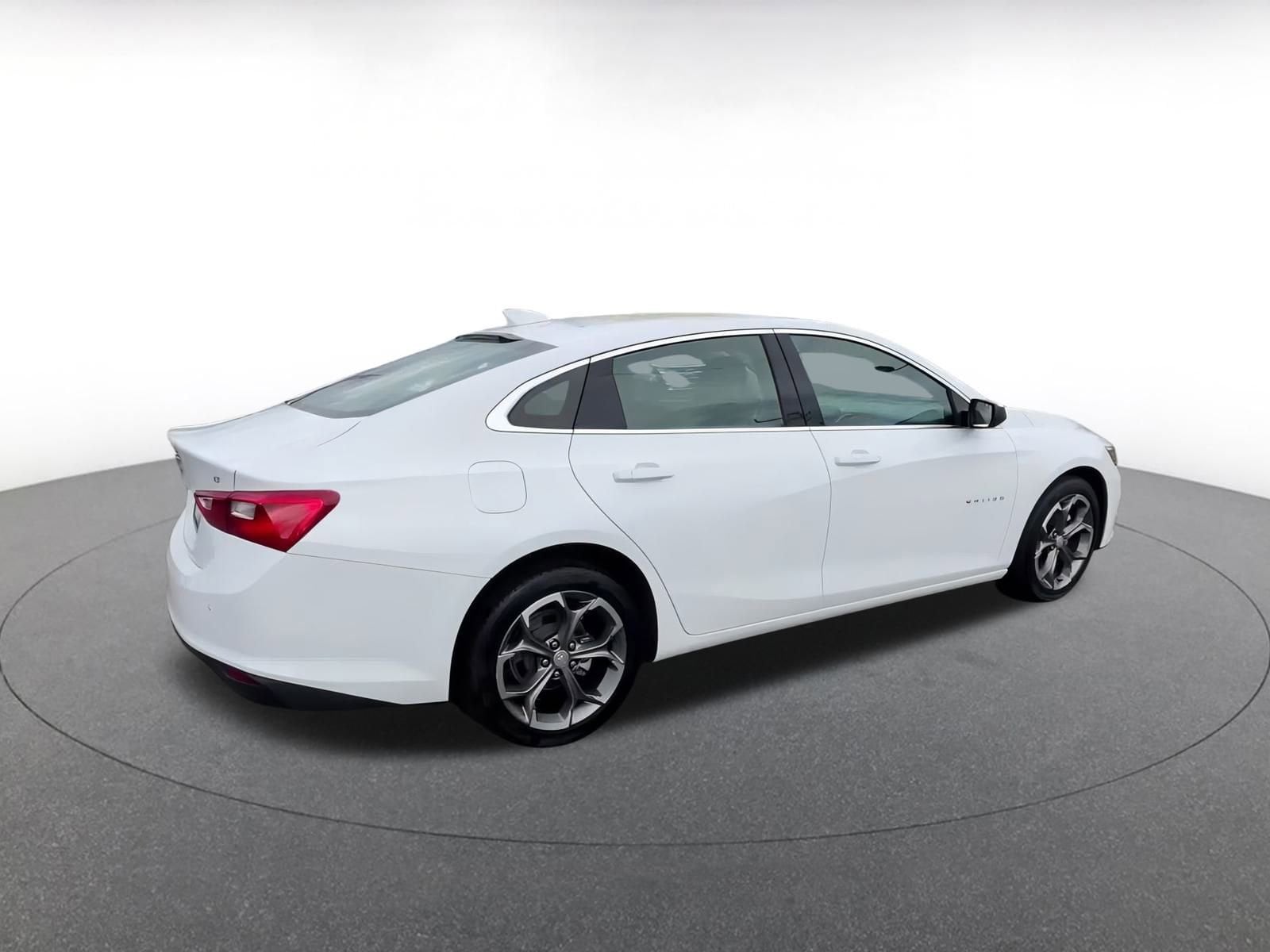 Thumbnail: 2024 Chevrolet Malibu - 15